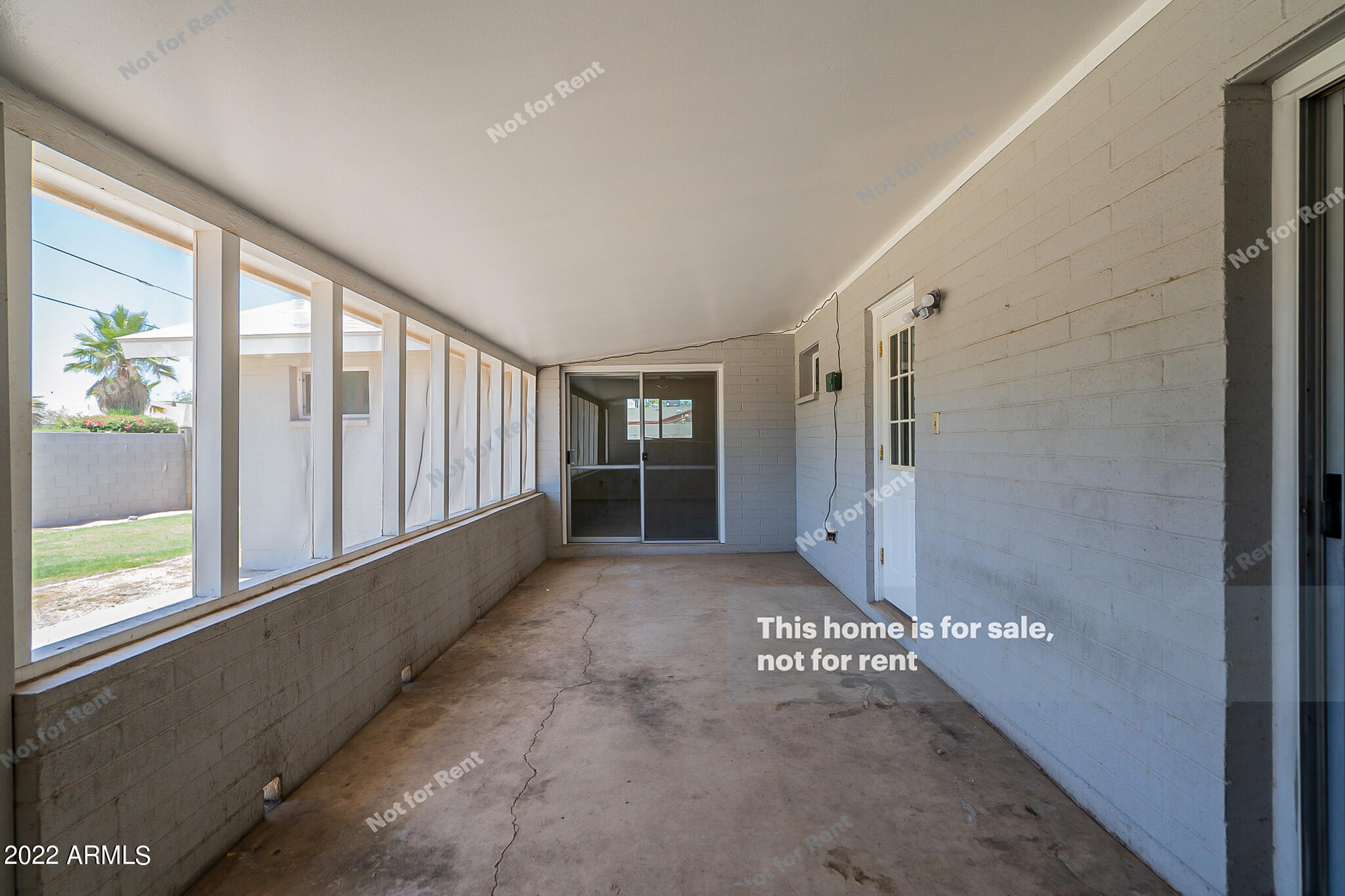 1041 E FAIRMONT Drive