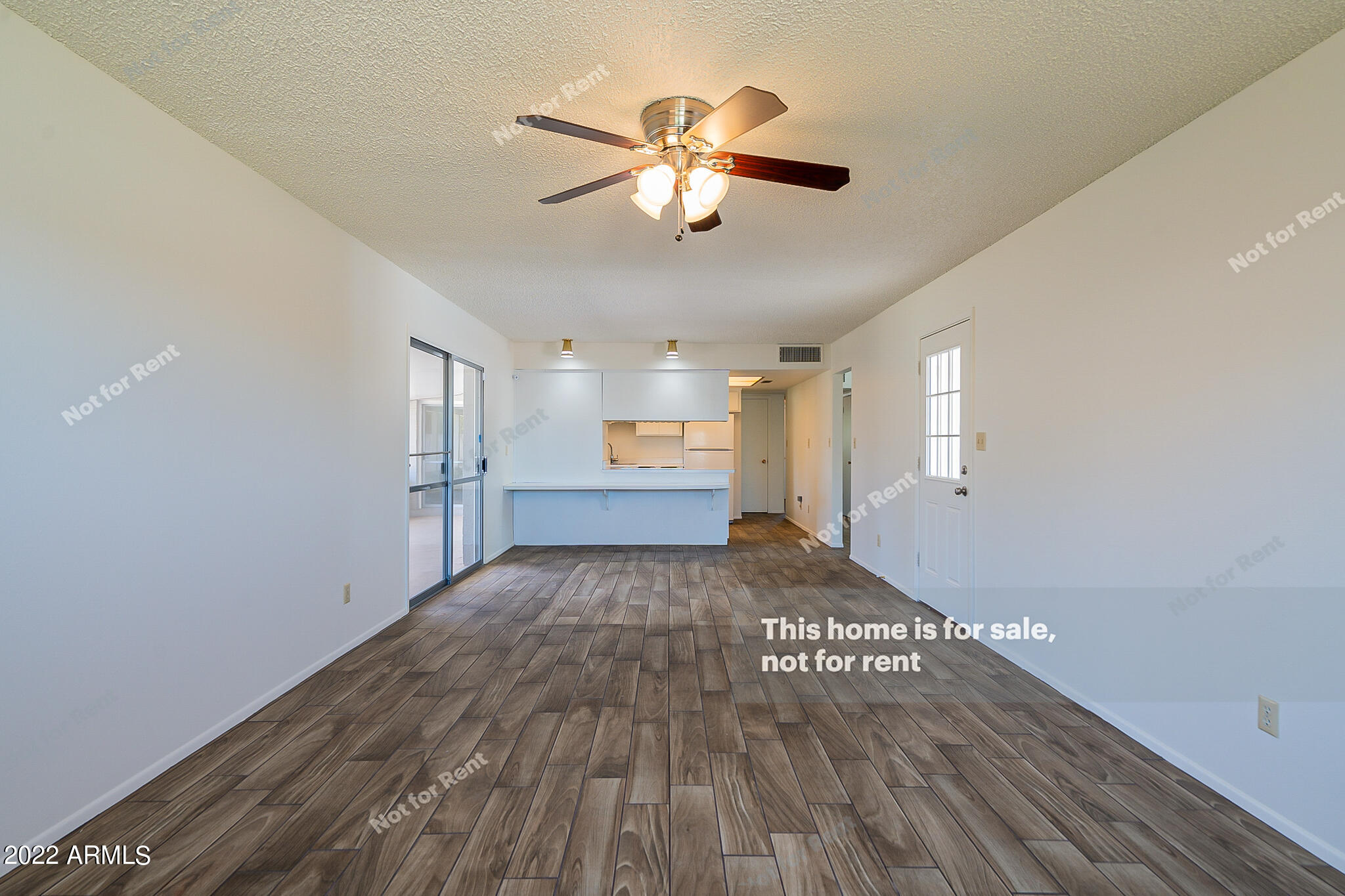 1041 E FAIRMONT Drive