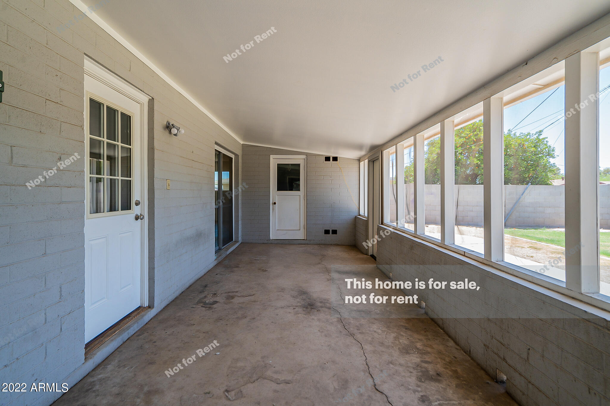 1041 E FAIRMONT Drive