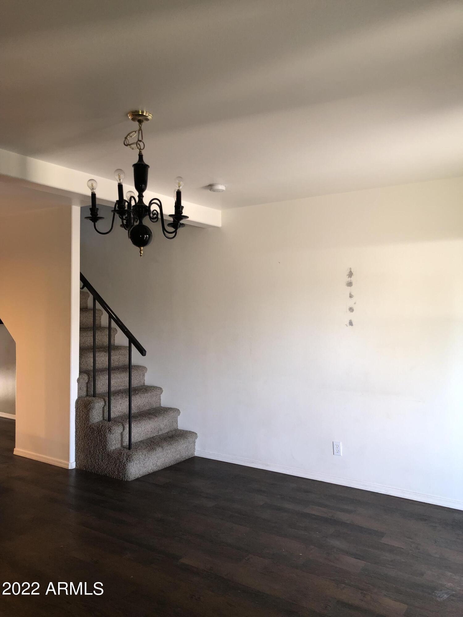 8211 E GARFIELD Street Unit: J13