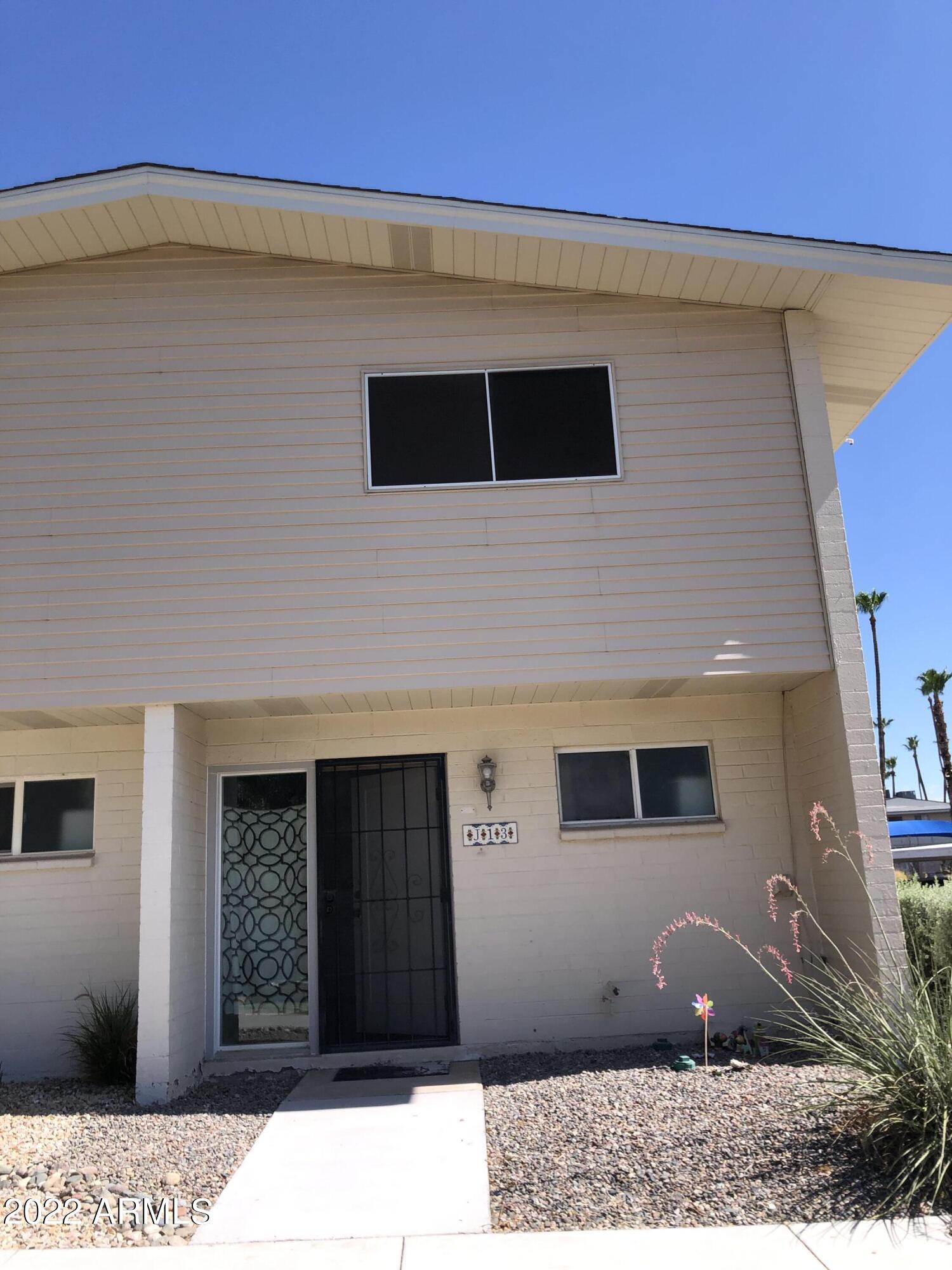 8211 E GARFIELD Street Unit: J13