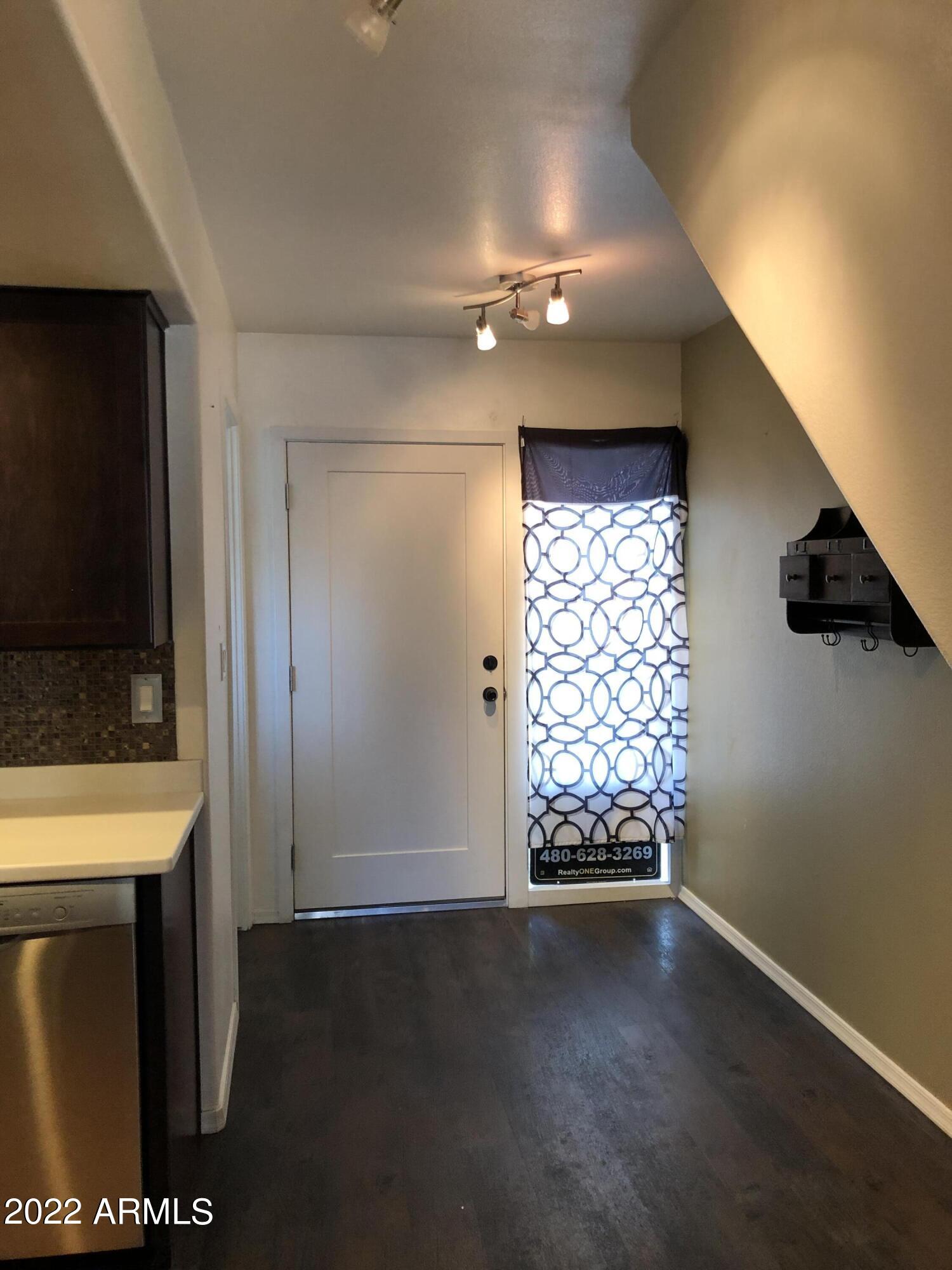 8211 E GARFIELD Street Unit: J13