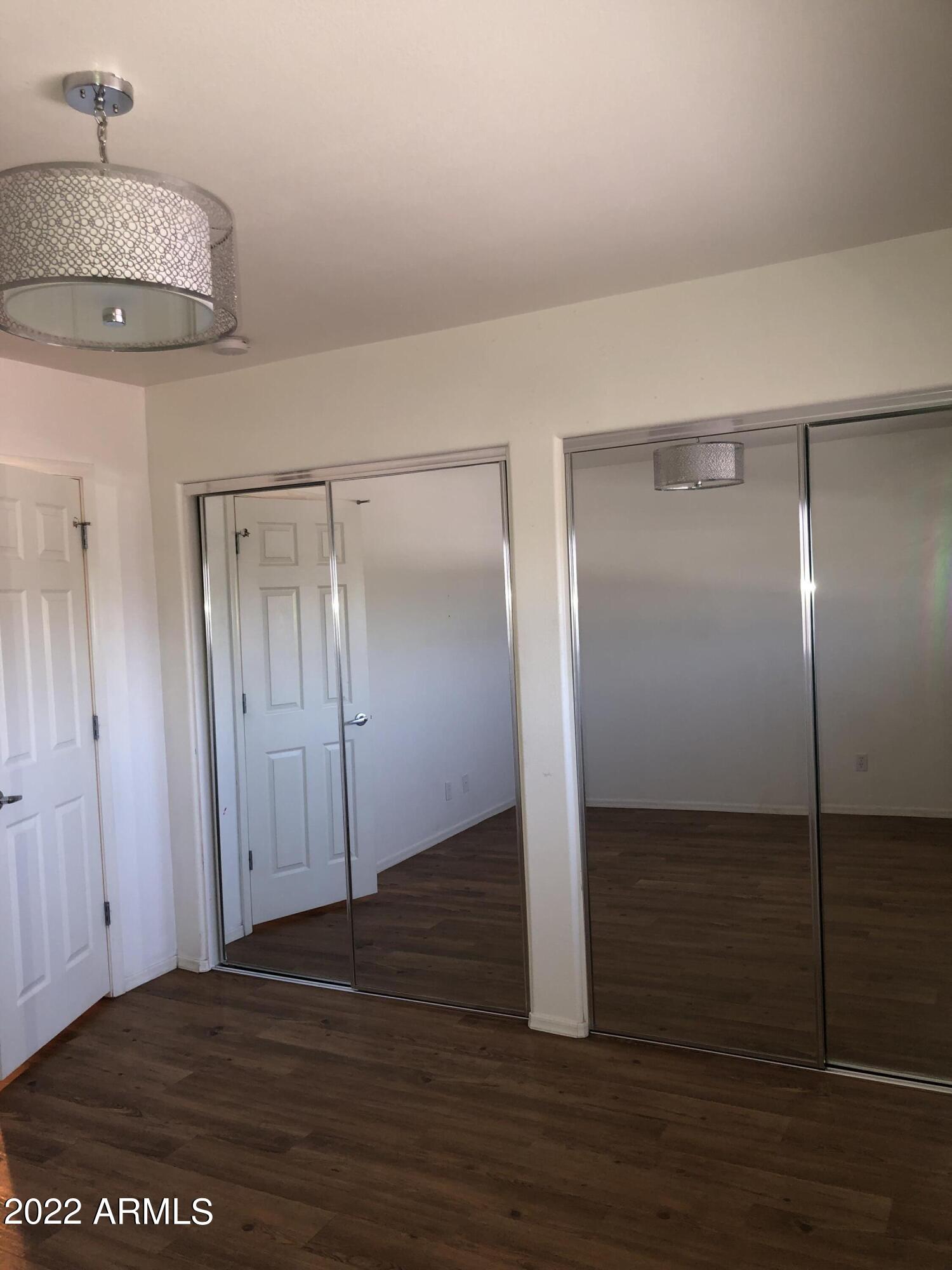 8211 E GARFIELD Street Unit: J13