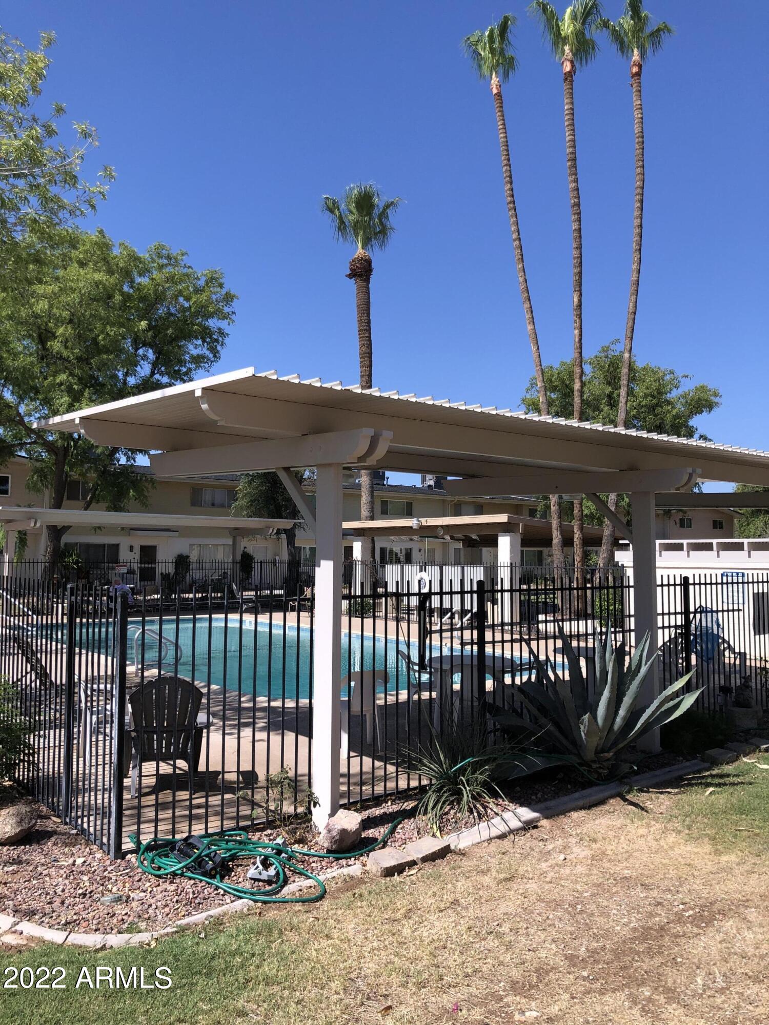 8211 E GARFIELD Street Unit: J13