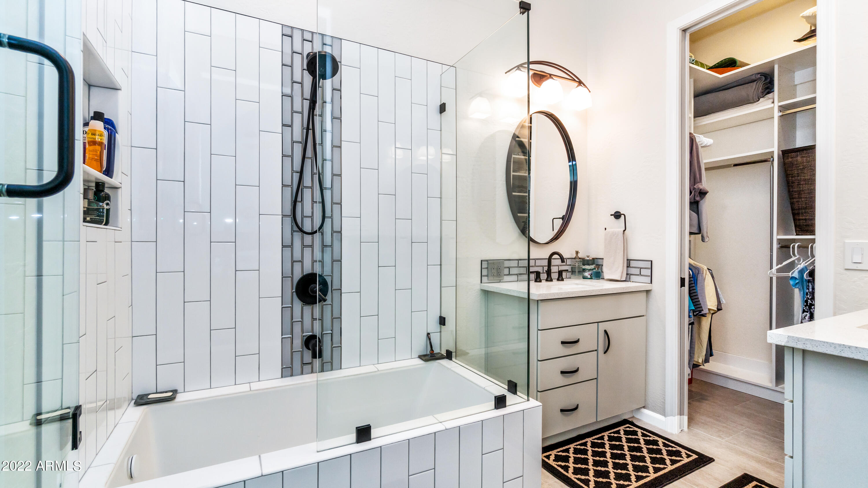 124 N CALIFORNIA Street Unit: 28