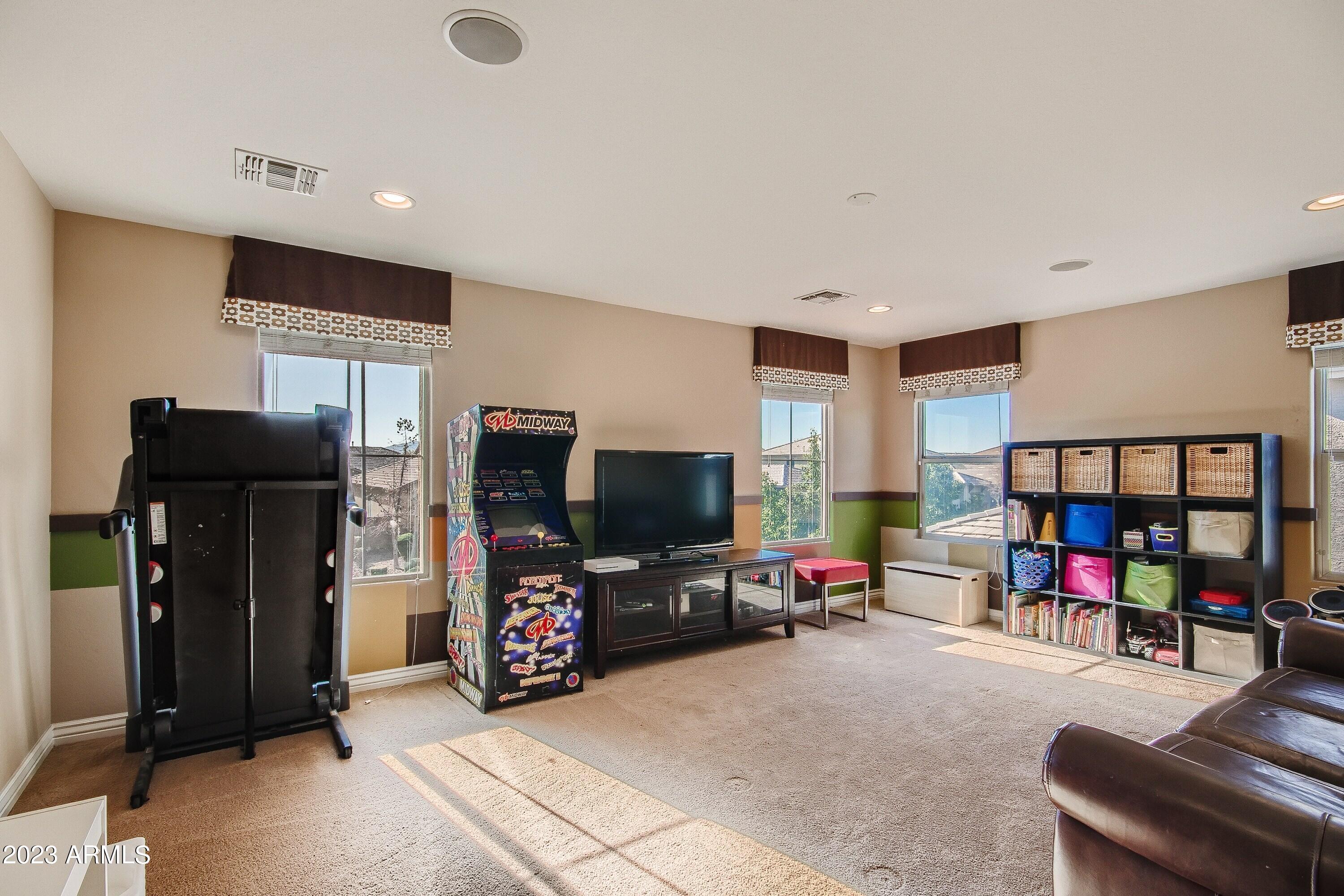 2212 E GALILEO Drive