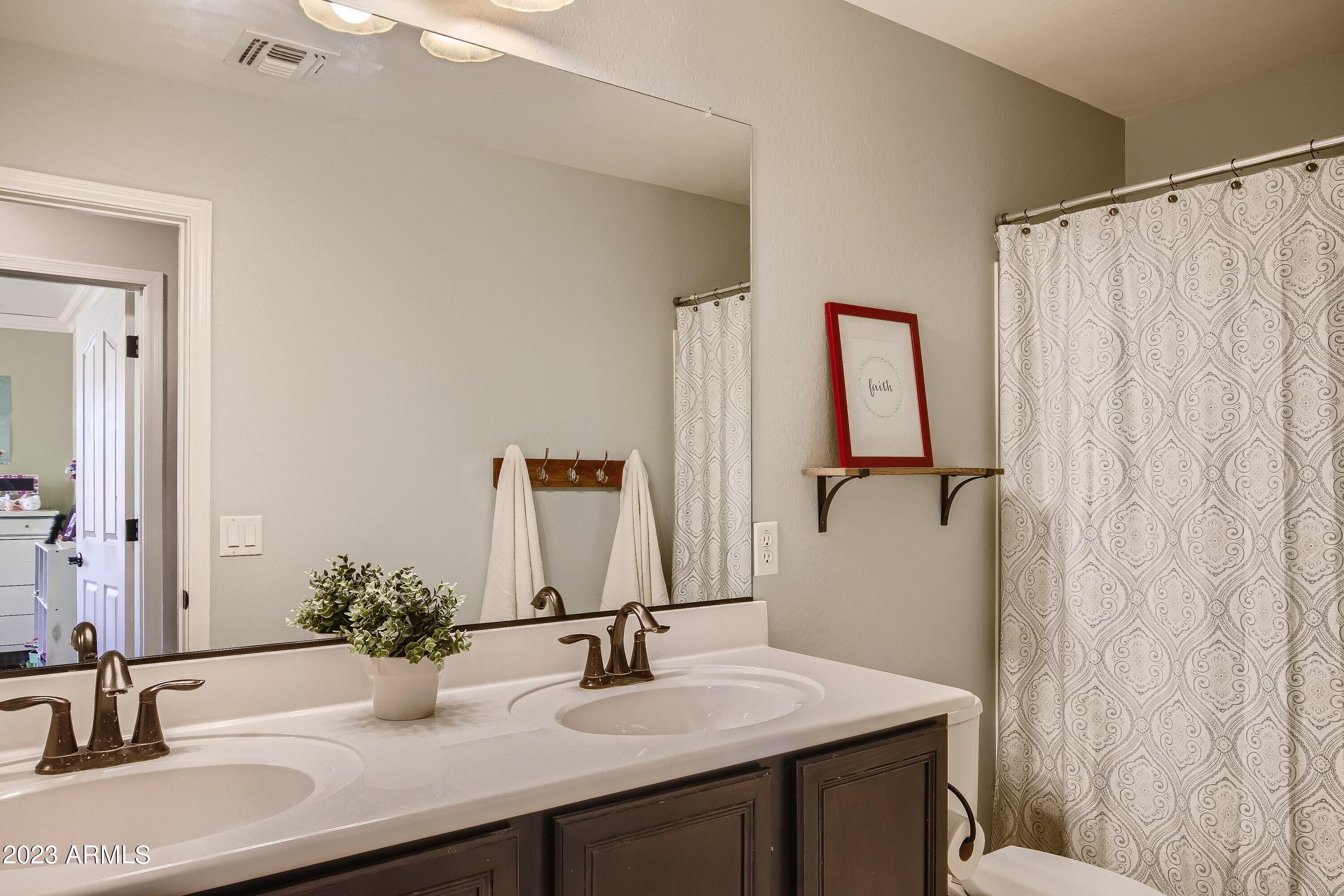 2212 E GALILEO Drive