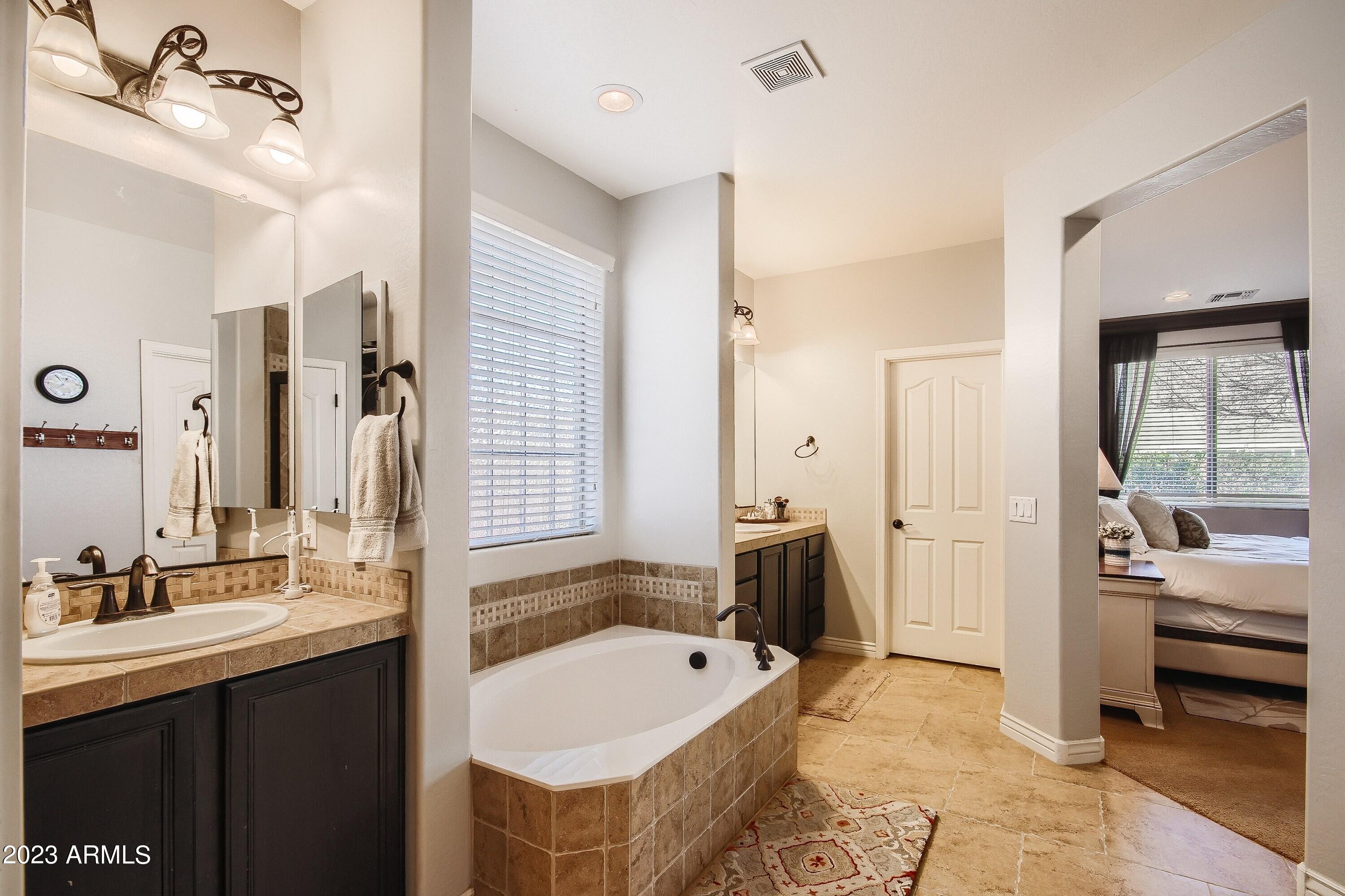 2212 E GALILEO Drive