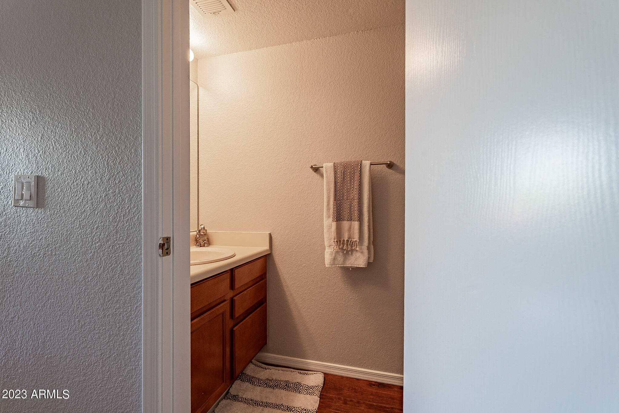 921 W UNIVERSITY Drive Unit: 1006