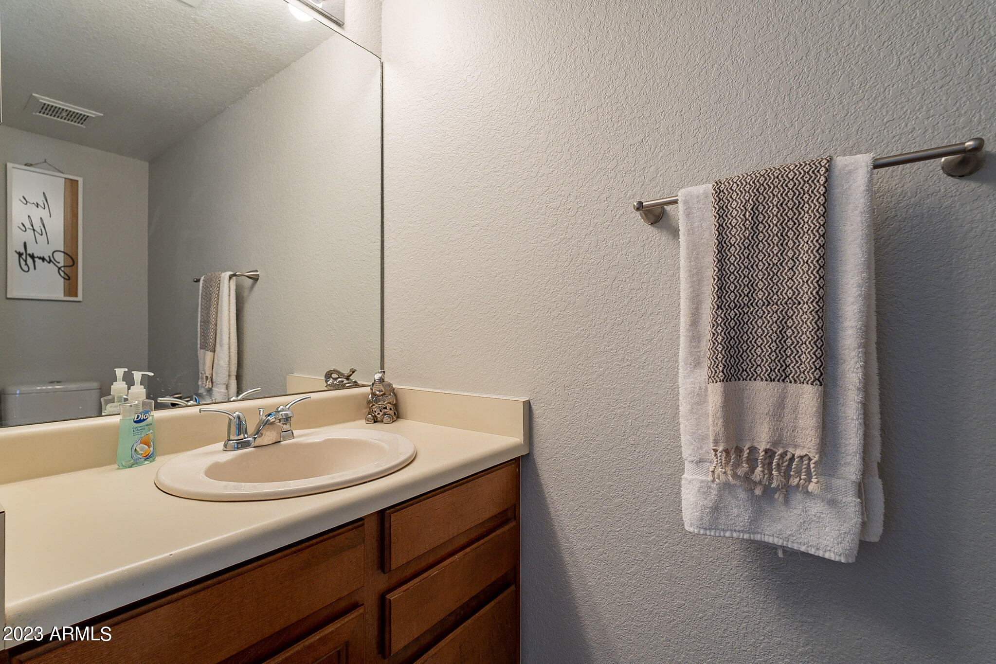 921 W UNIVERSITY Drive Unit: 1006