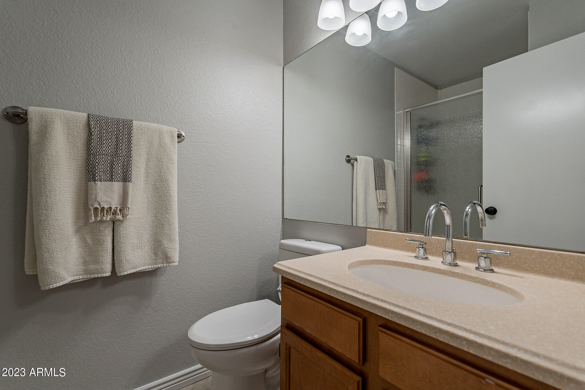 921 W UNIVERSITY Drive Unit: 1006