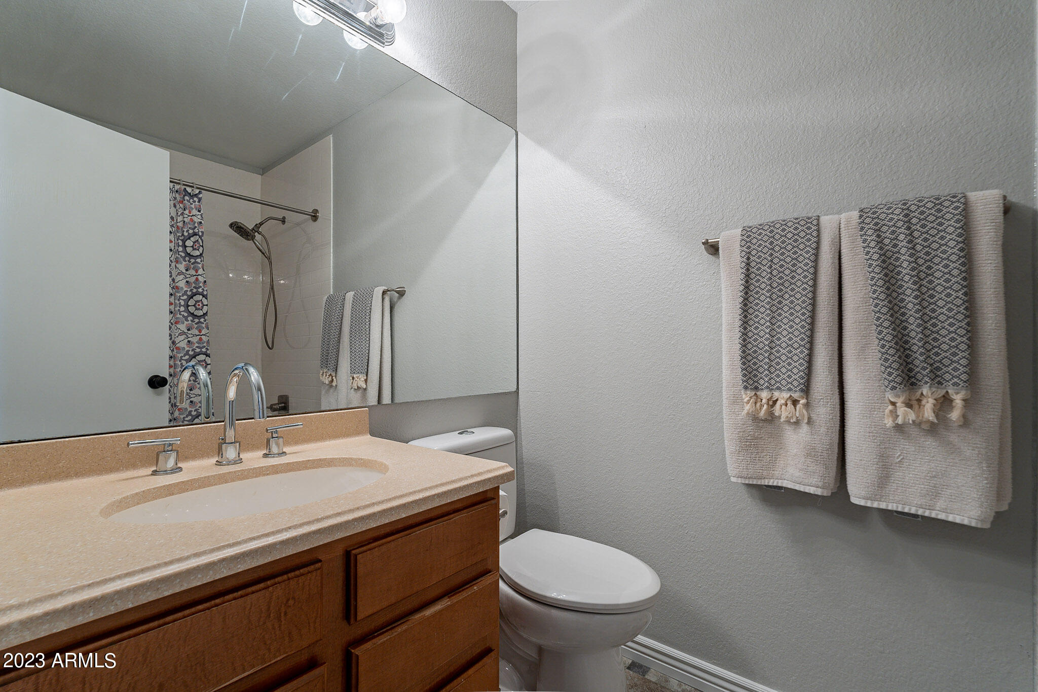 921 W UNIVERSITY Drive Unit: 1006