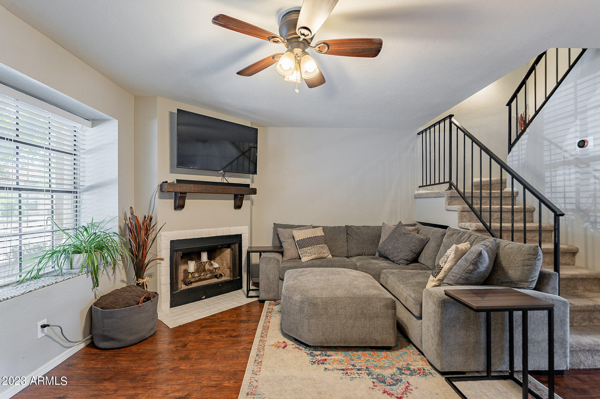 921 W UNIVERSITY Drive Unit: 1006