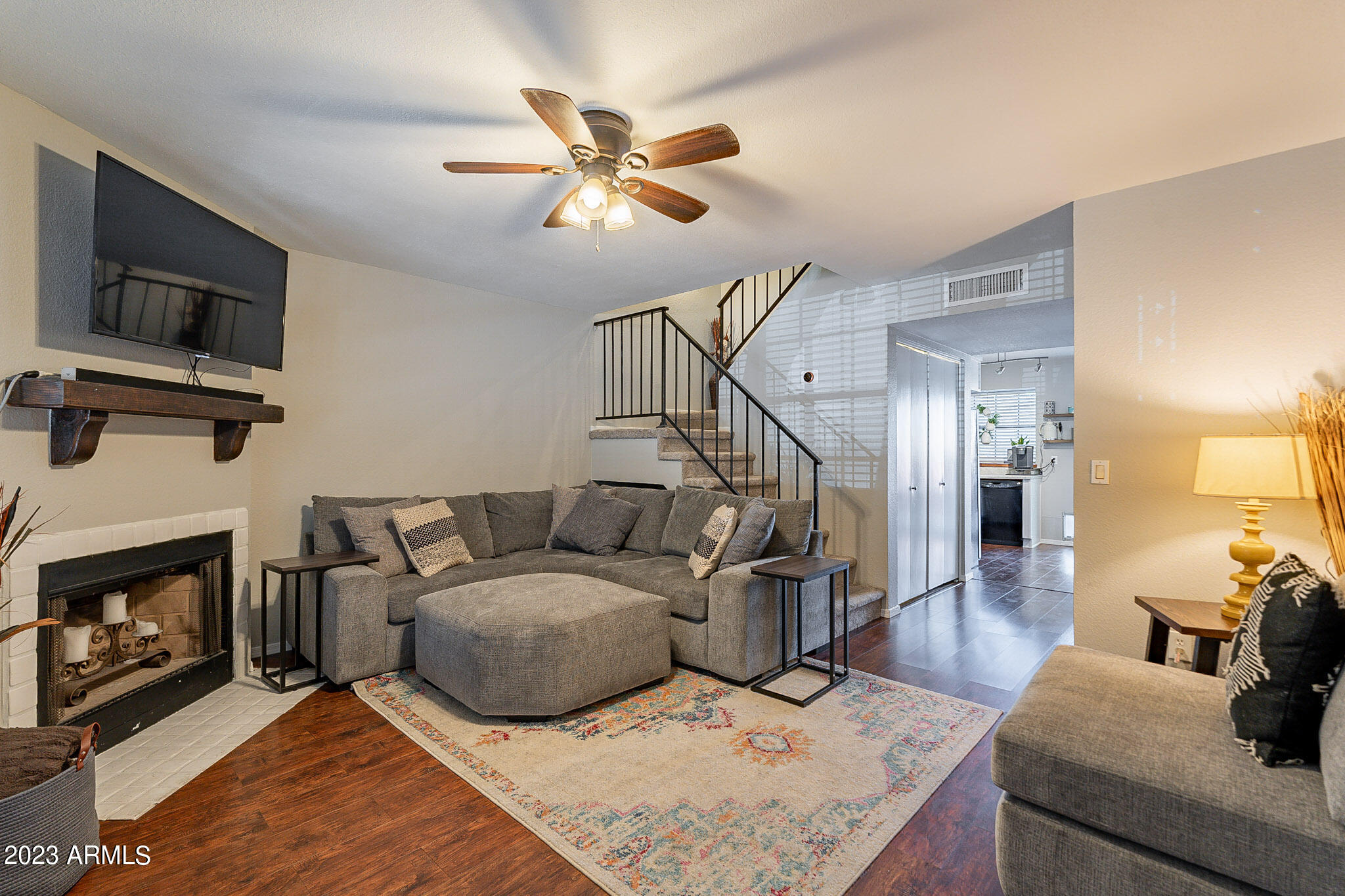 921 W UNIVERSITY Drive Unit: 1006