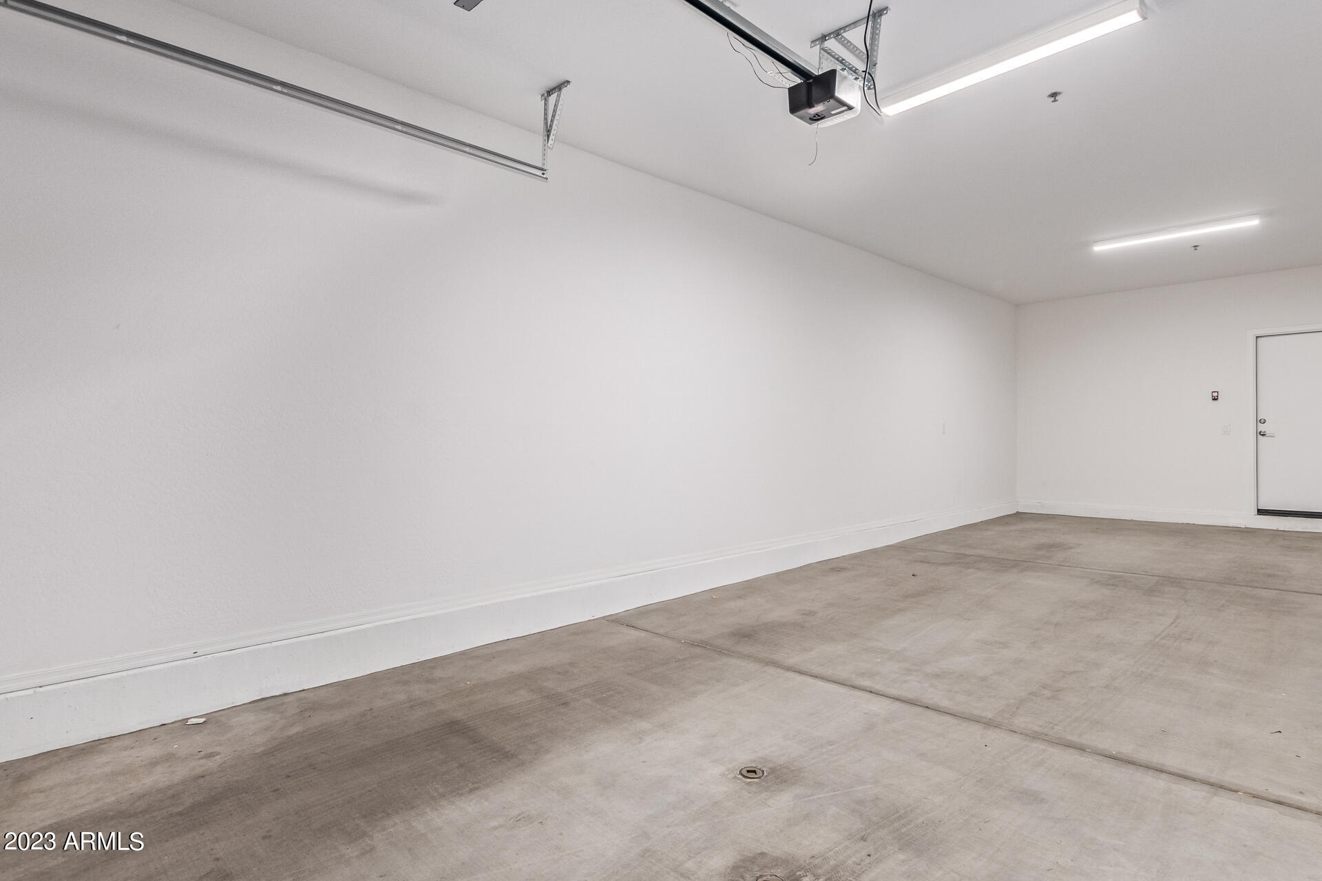 2669 S PEPPERTREE Drive # 105