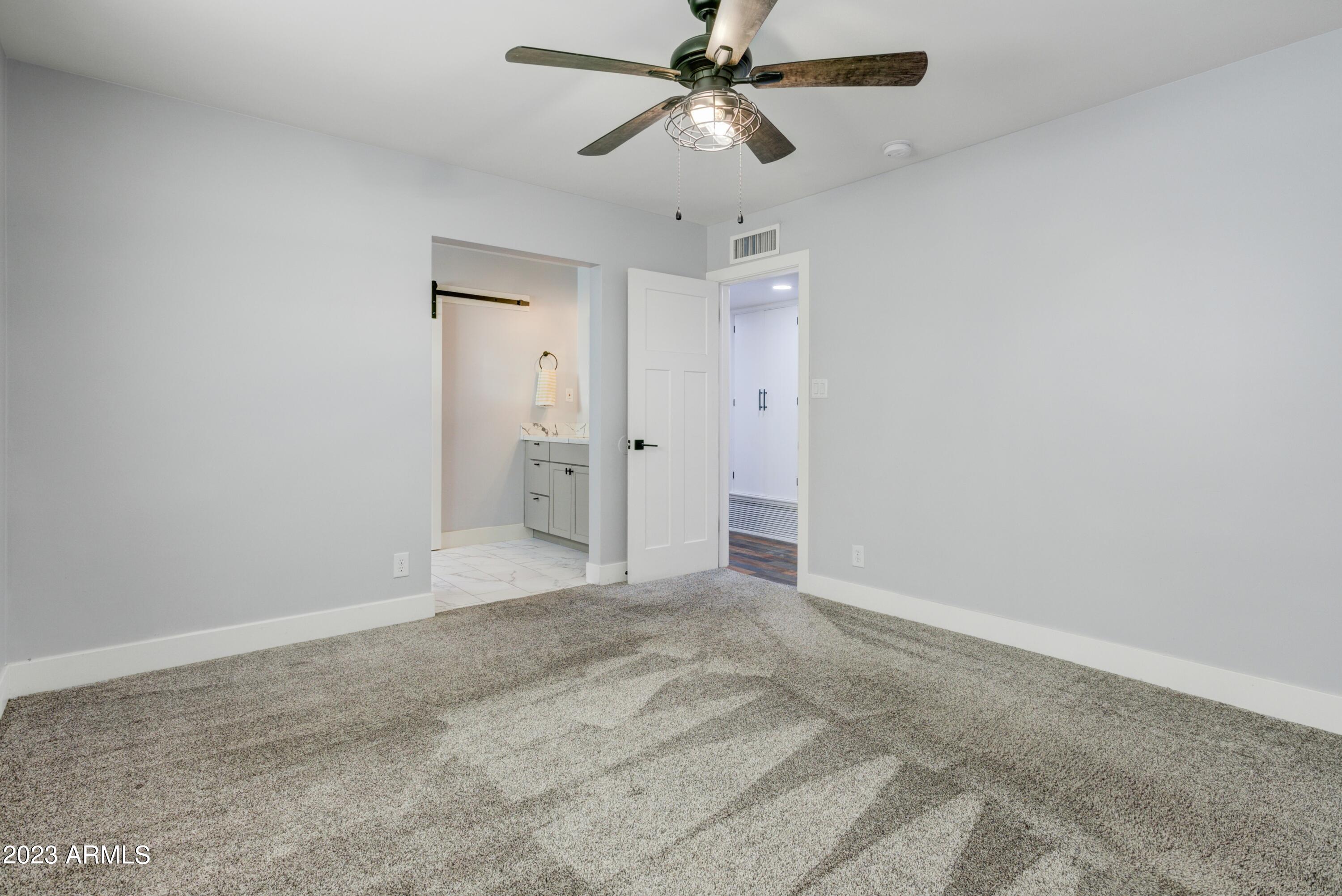 702 E Desert Park Lane