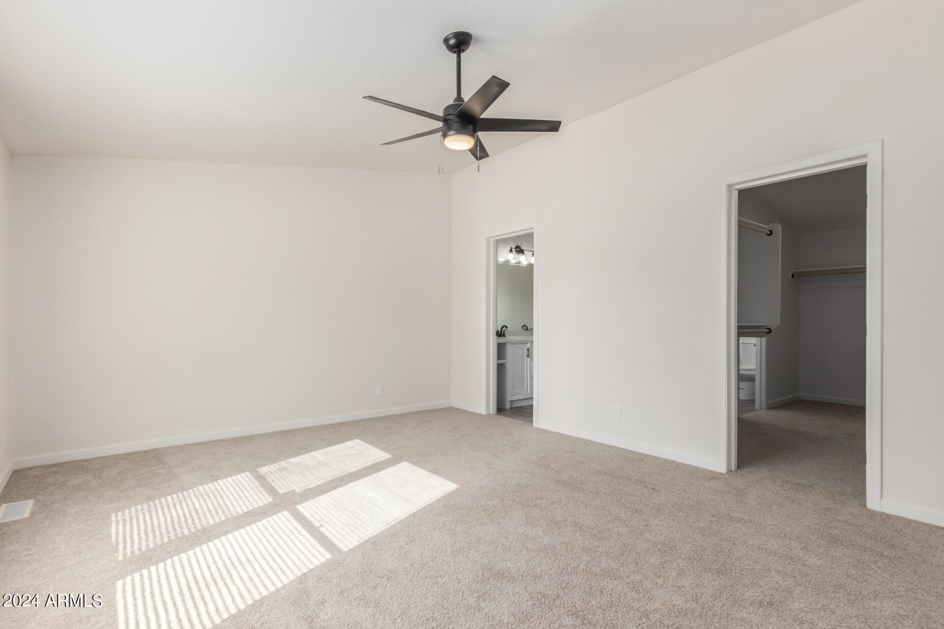 2816 W TWIN PEAKS Lane