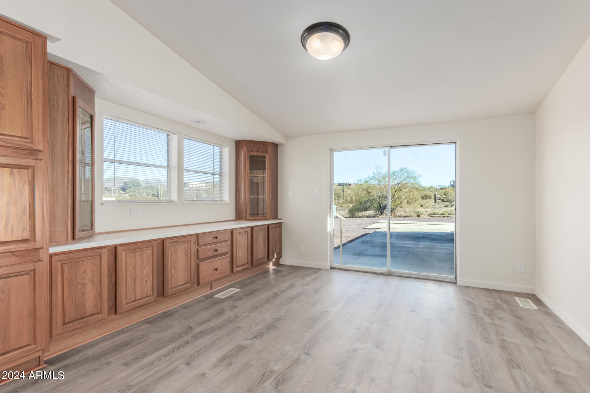 2816 W TWIN PEAKS Lane