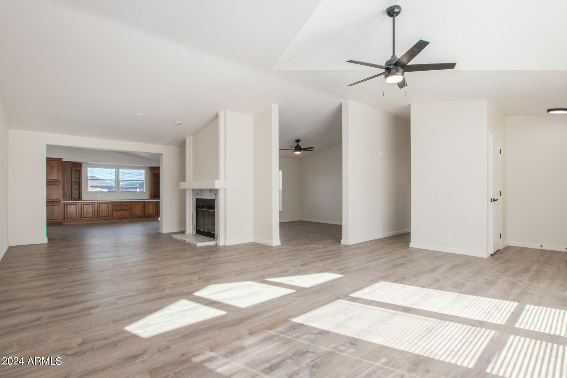 2816 W TWIN PEAKS Lane