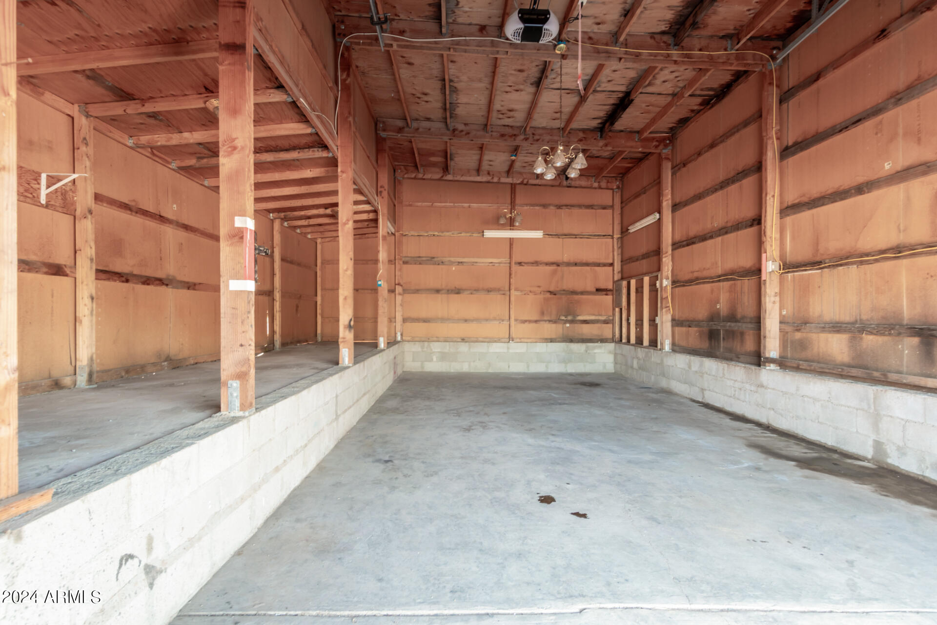 2816 W TWIN PEAKS Lane