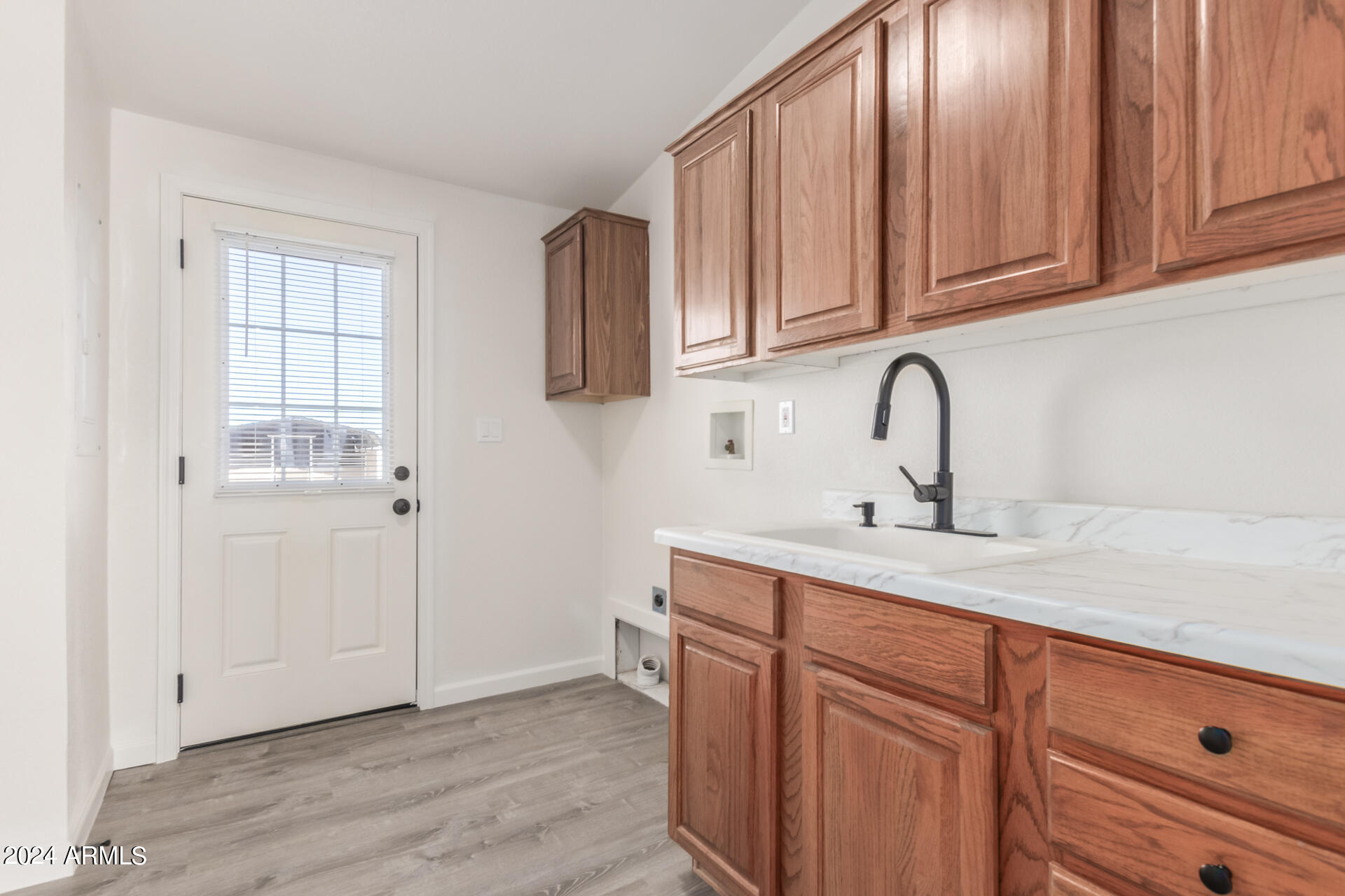 2816 W TWIN PEAKS Lane