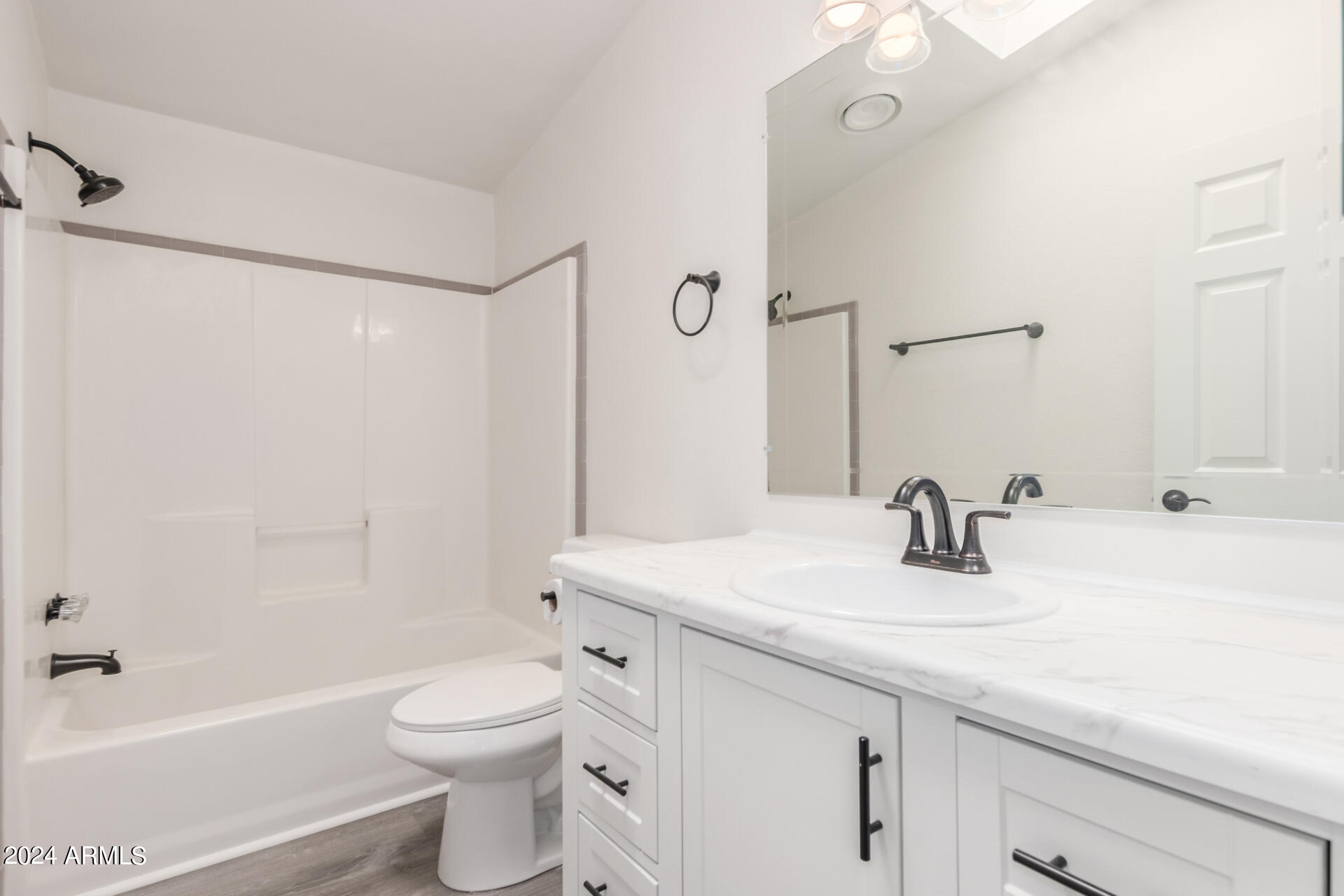 2816 W TWIN PEAKS Lane