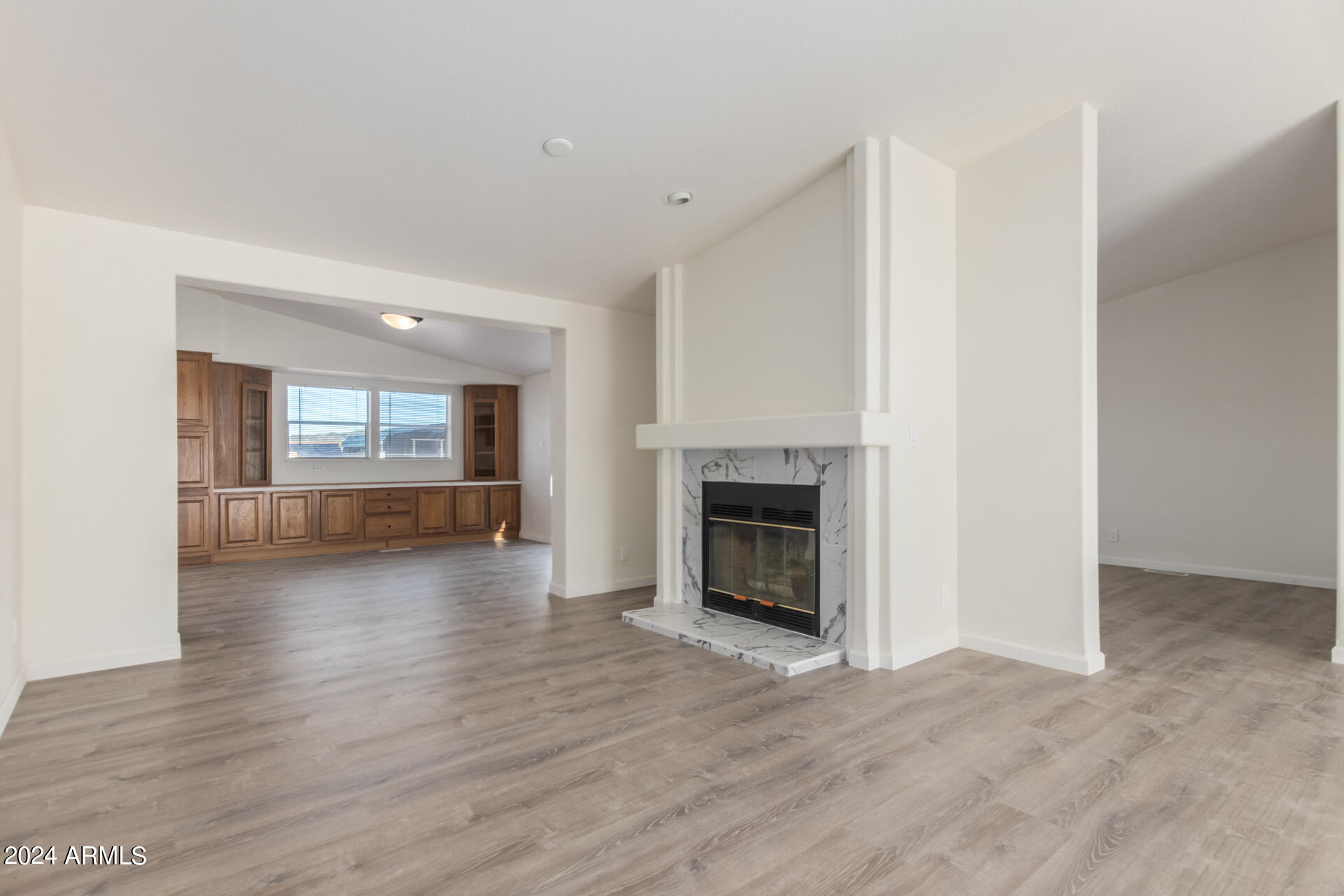 2816 W TWIN PEAKS Lane