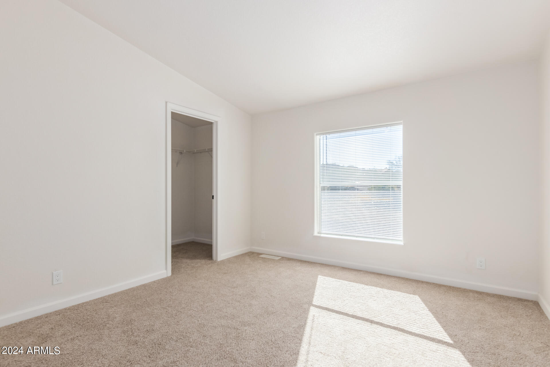 2816 W TWIN PEAKS Lane