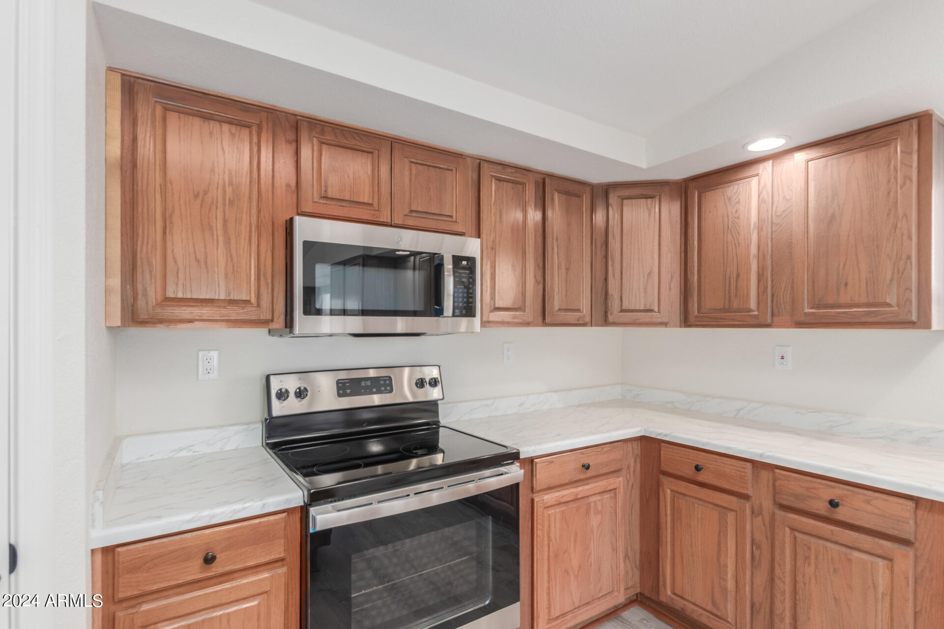 2816 W TWIN PEAKS Lane