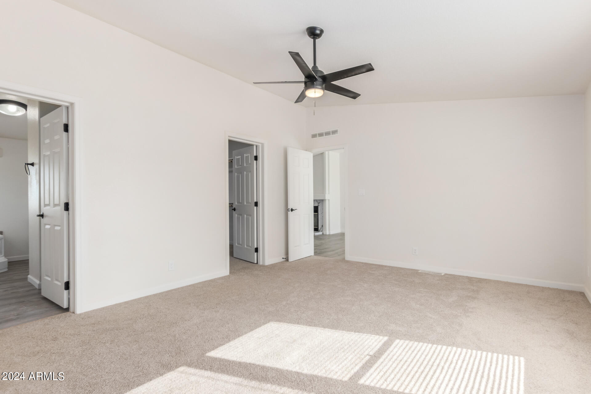 2816 W TWIN PEAKS Lane