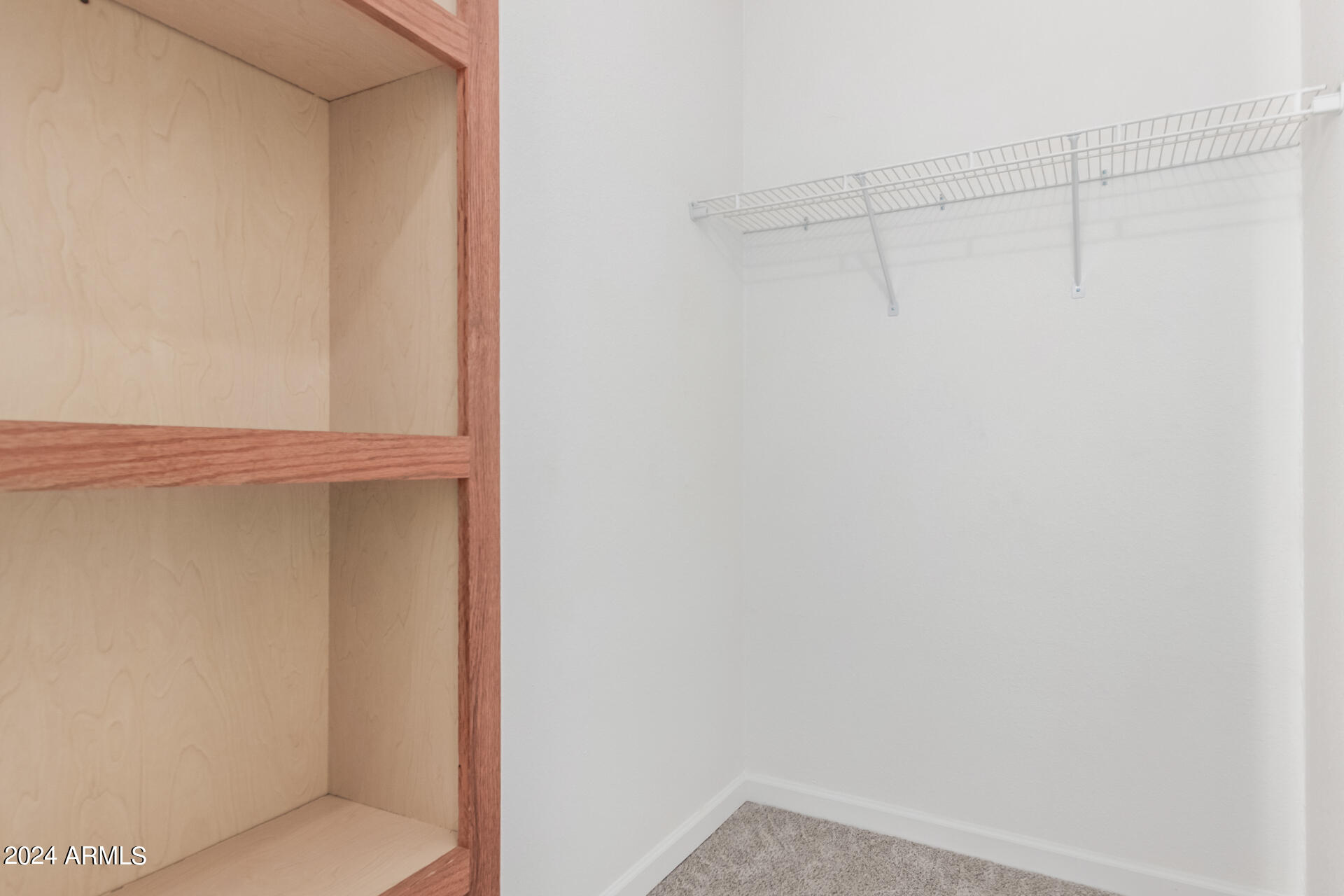 2816 W TWIN PEAKS Lane