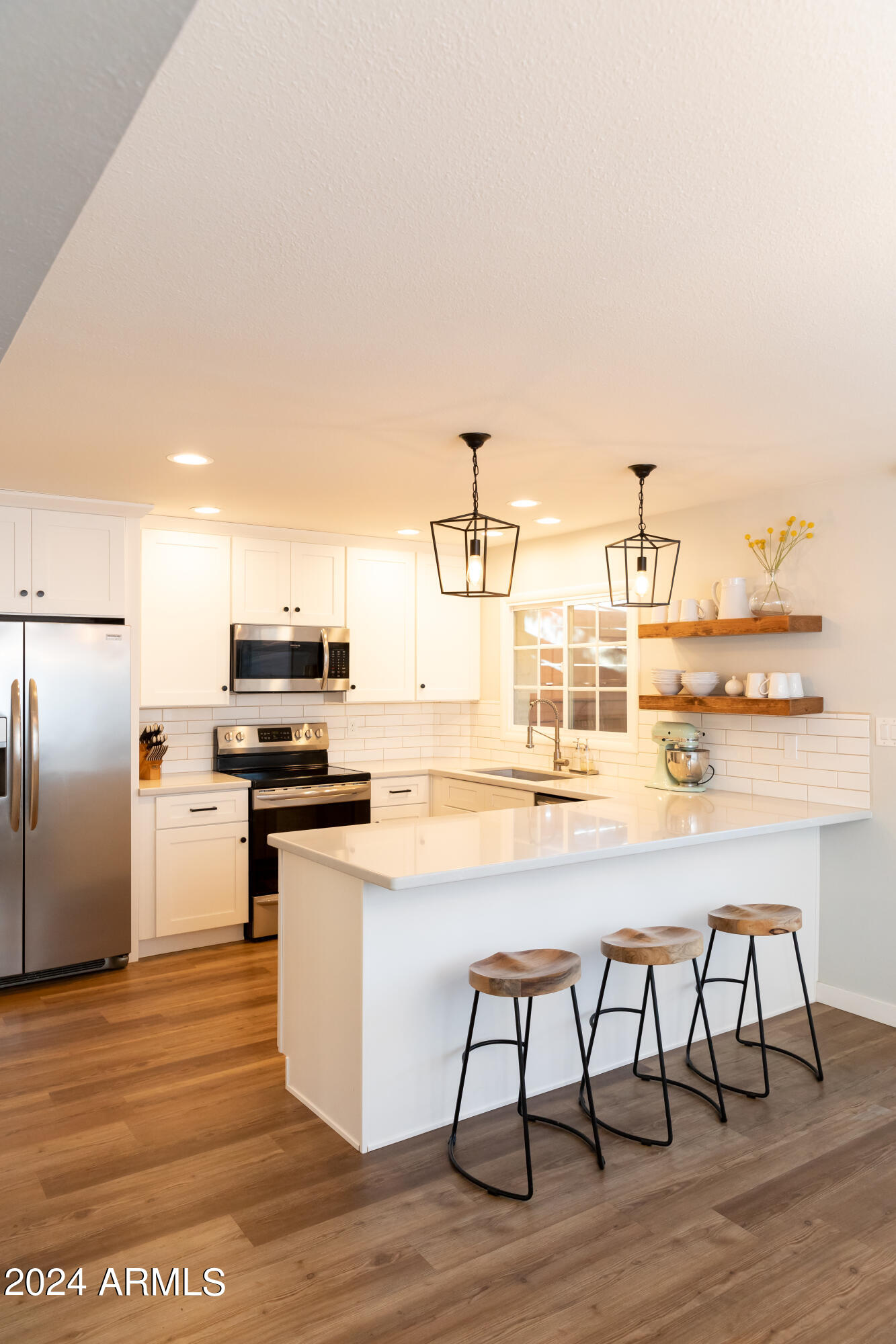 8456 E MONTEBELLO Avenue