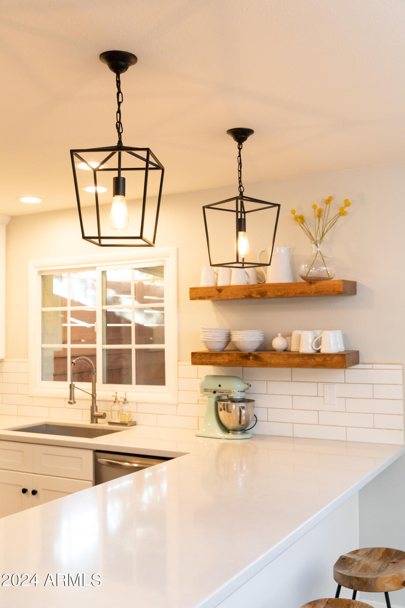 8456 E MONTEBELLO Avenue