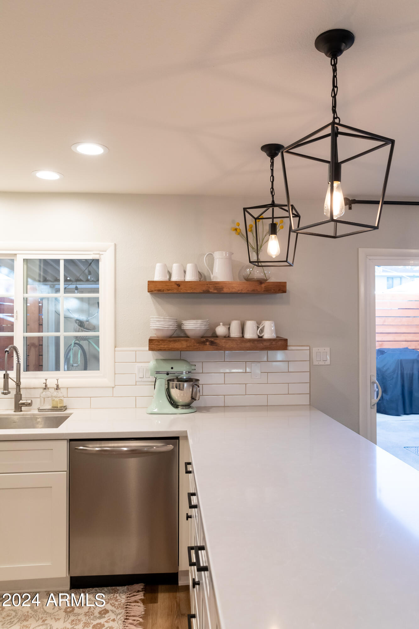 8456 E MONTEBELLO Avenue