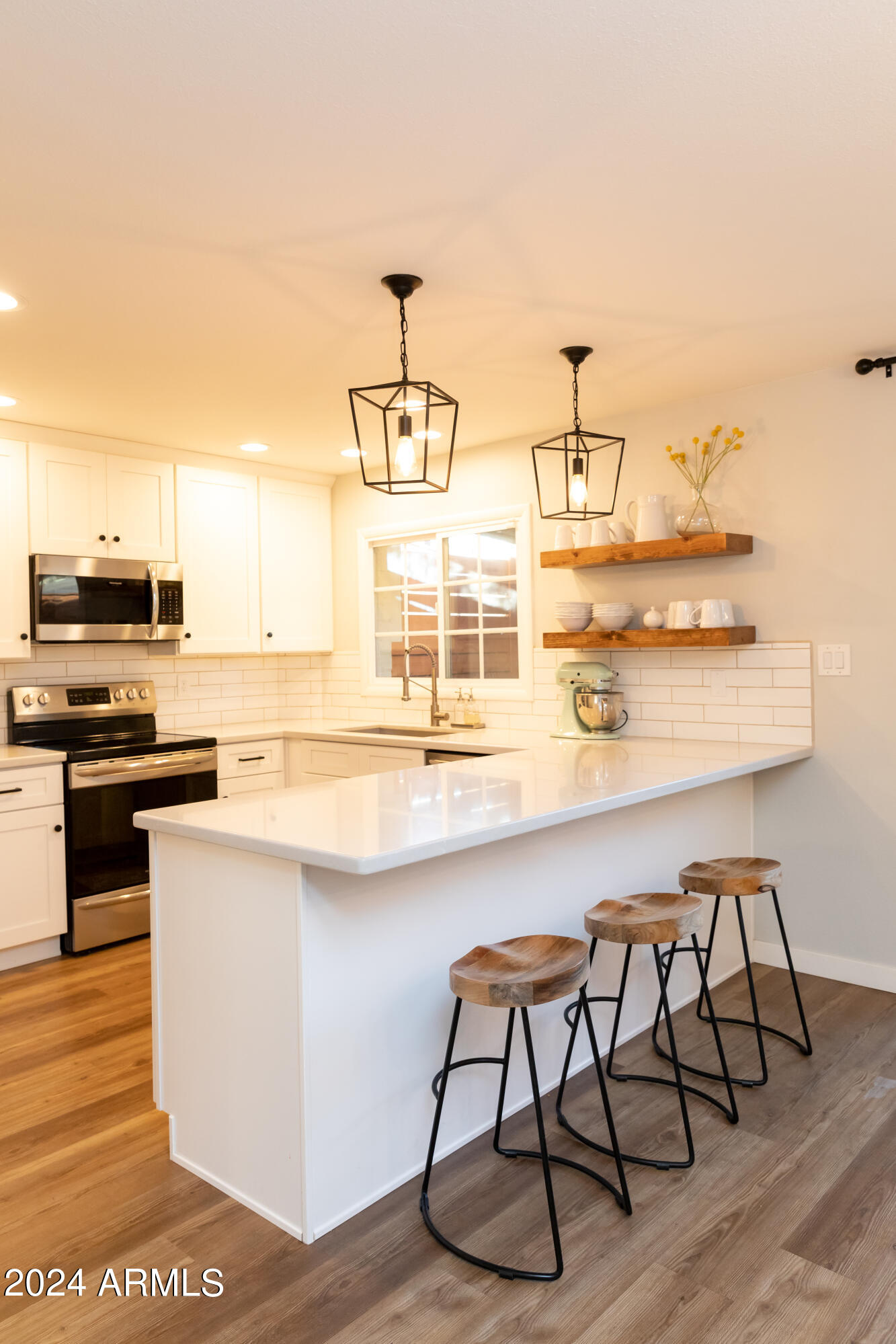 8456 E MONTEBELLO Avenue