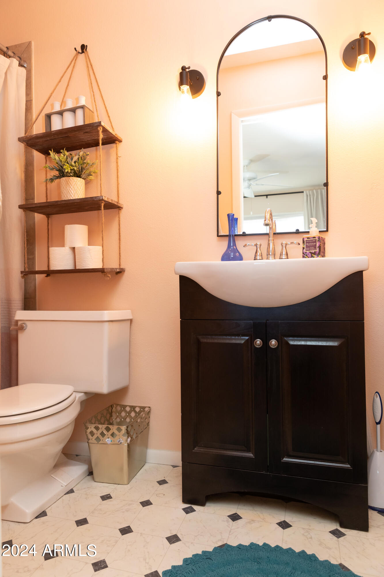 8456 E MONTEBELLO Avenue