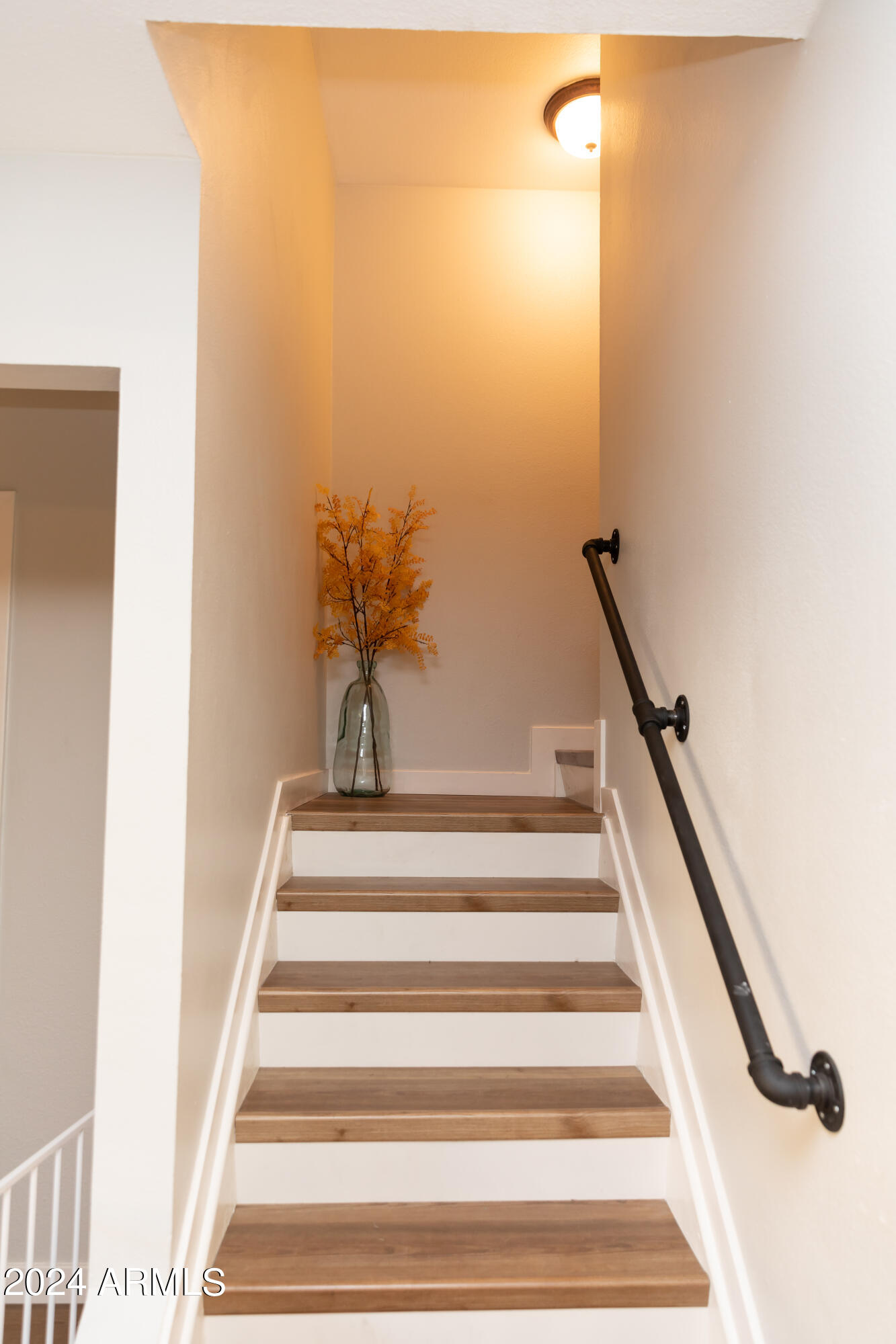 8456 E MONTEBELLO Avenue