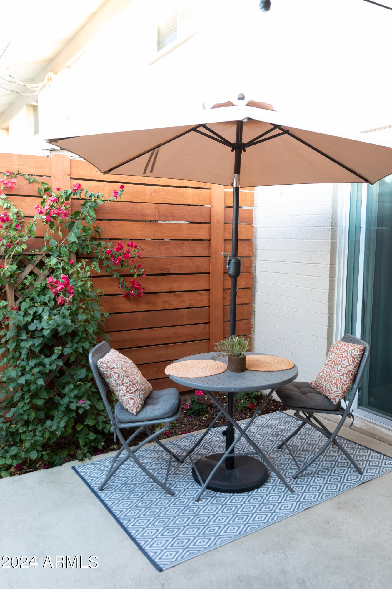 8456 E MONTEBELLO Avenue