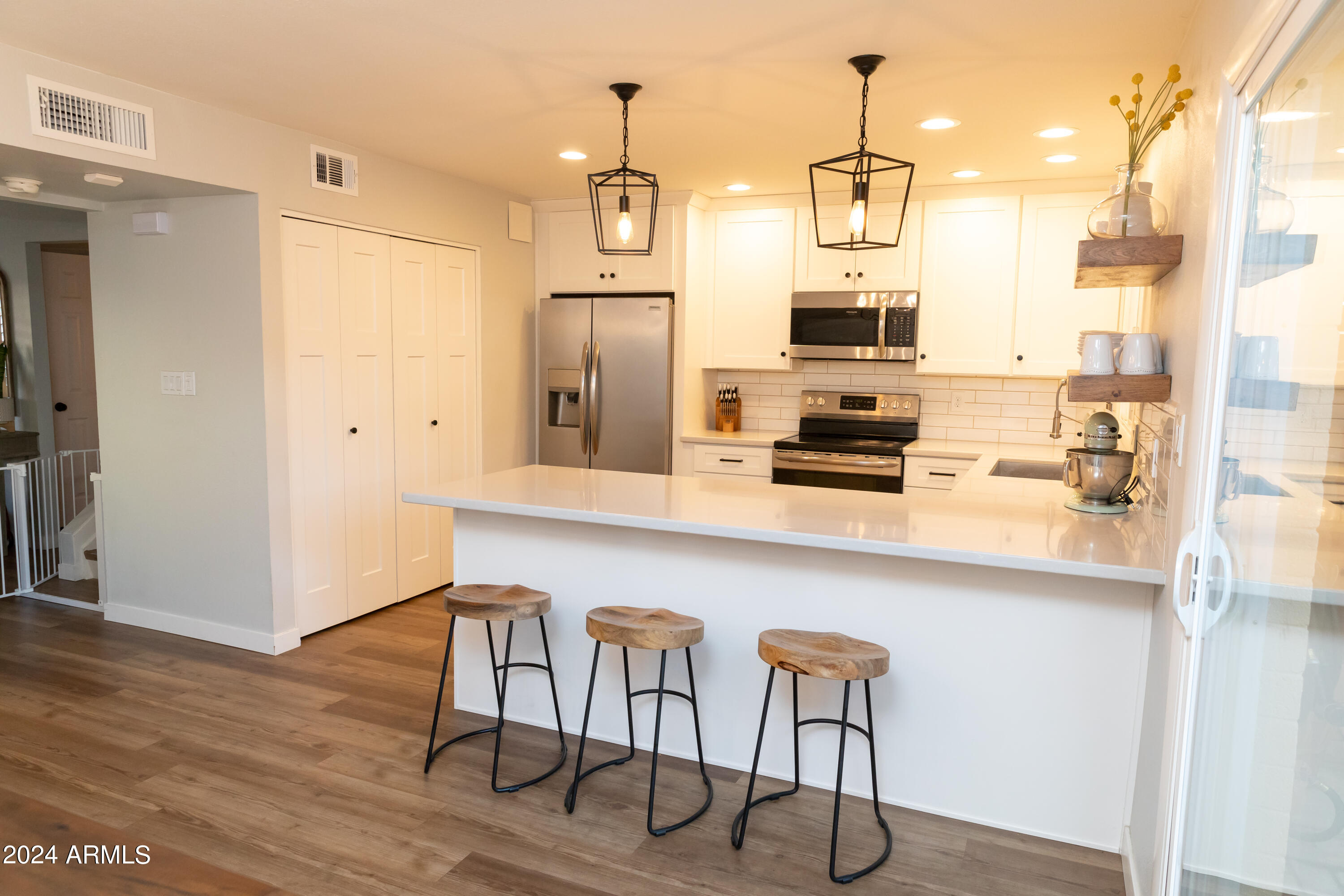 8456 E MONTEBELLO Avenue