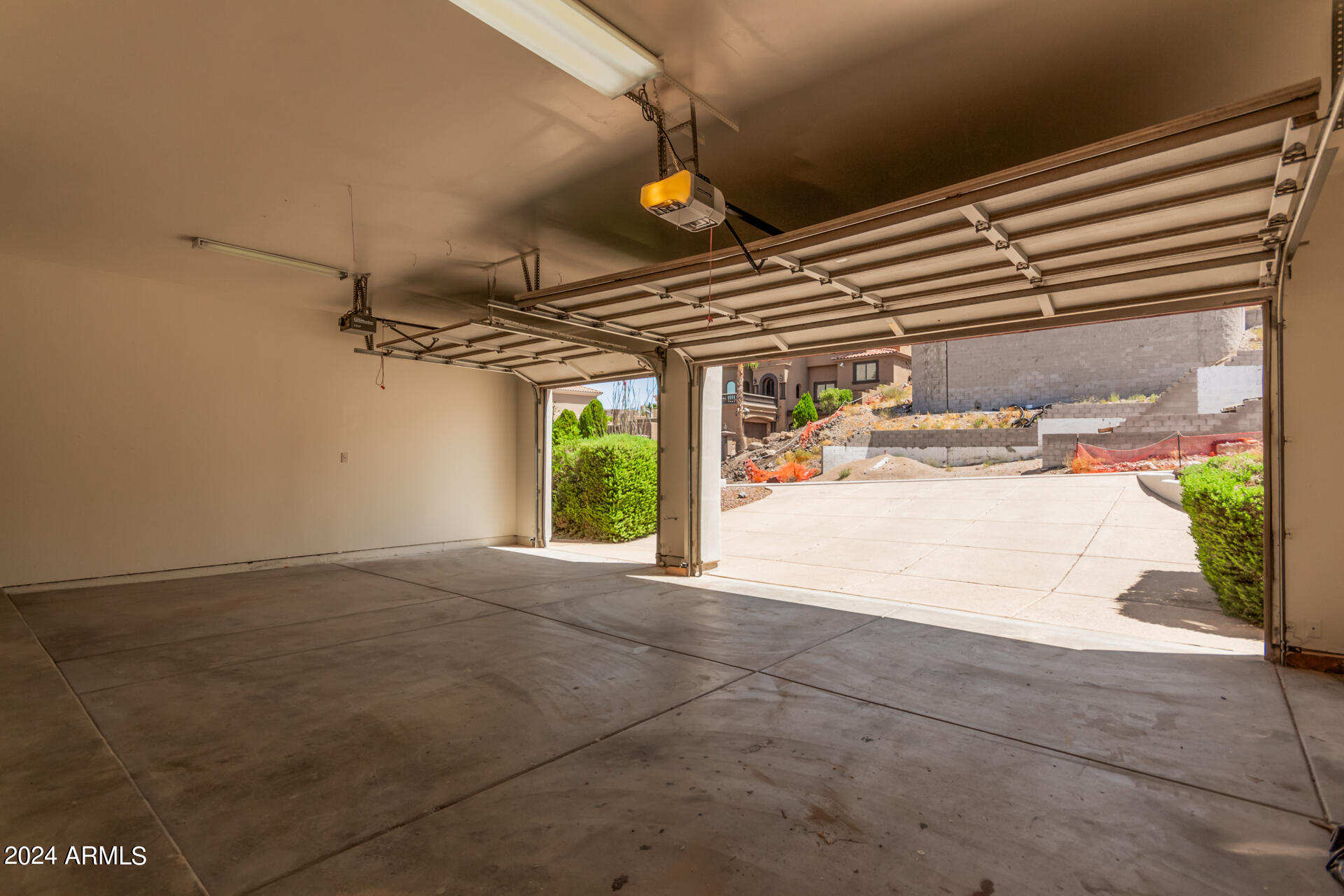 6128 W ALAMEDA Road