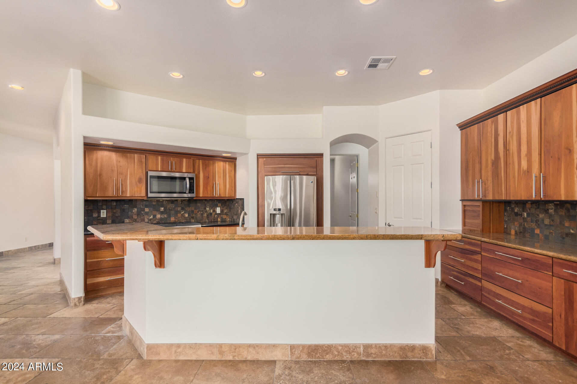 6128 W ALAMEDA Road