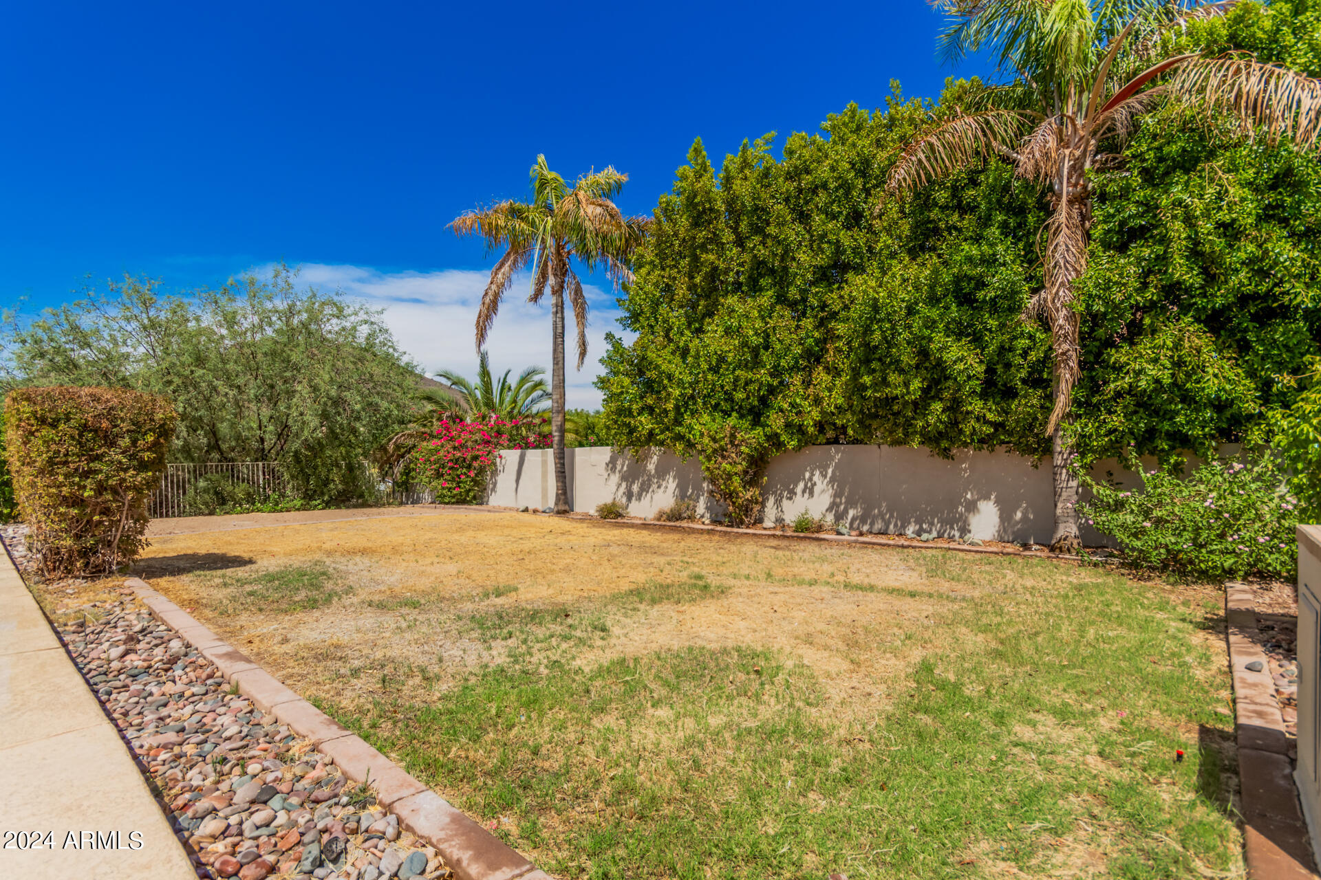 6128 W ALAMEDA Road