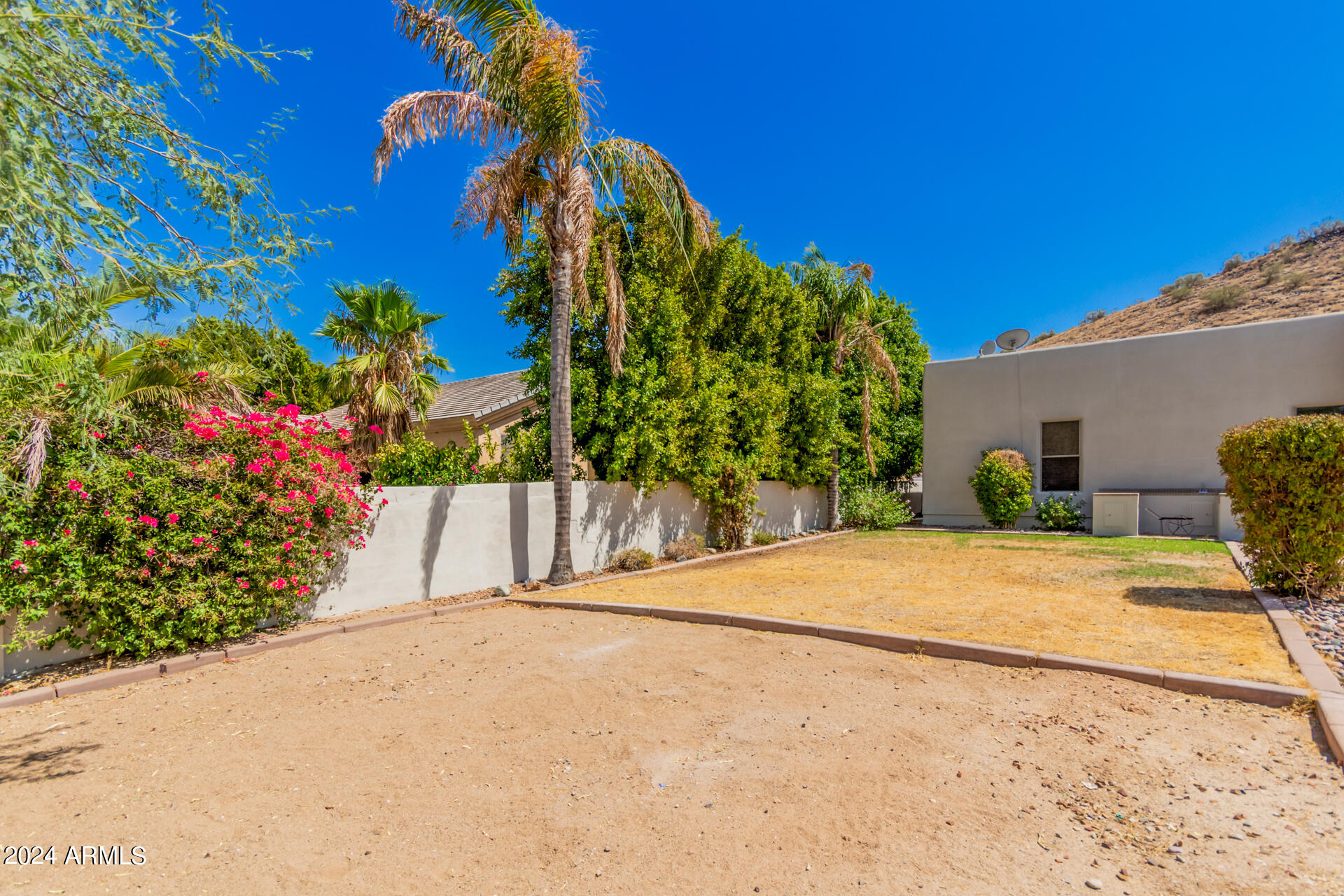 6128 W ALAMEDA Road