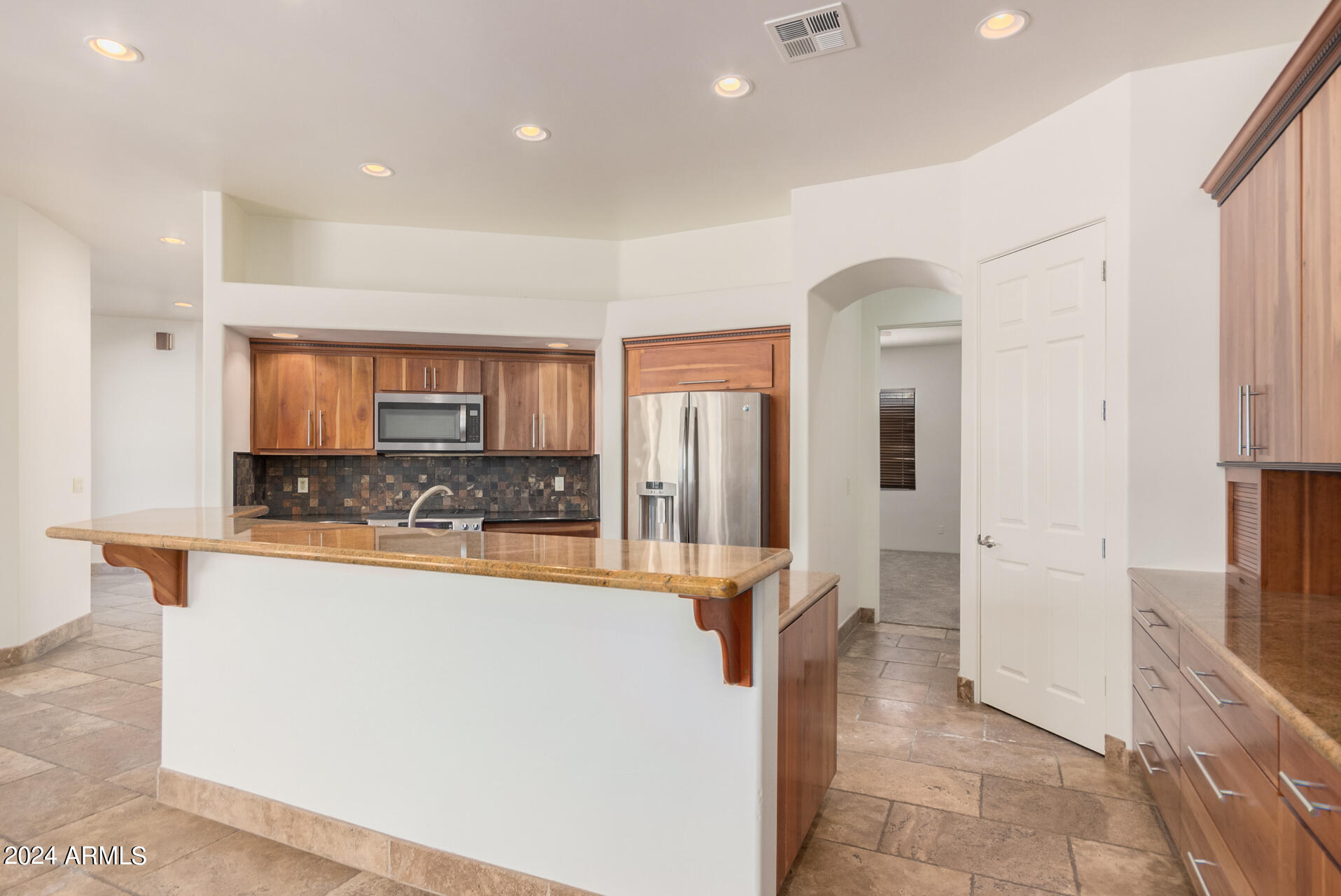 6128 W ALAMEDA Road