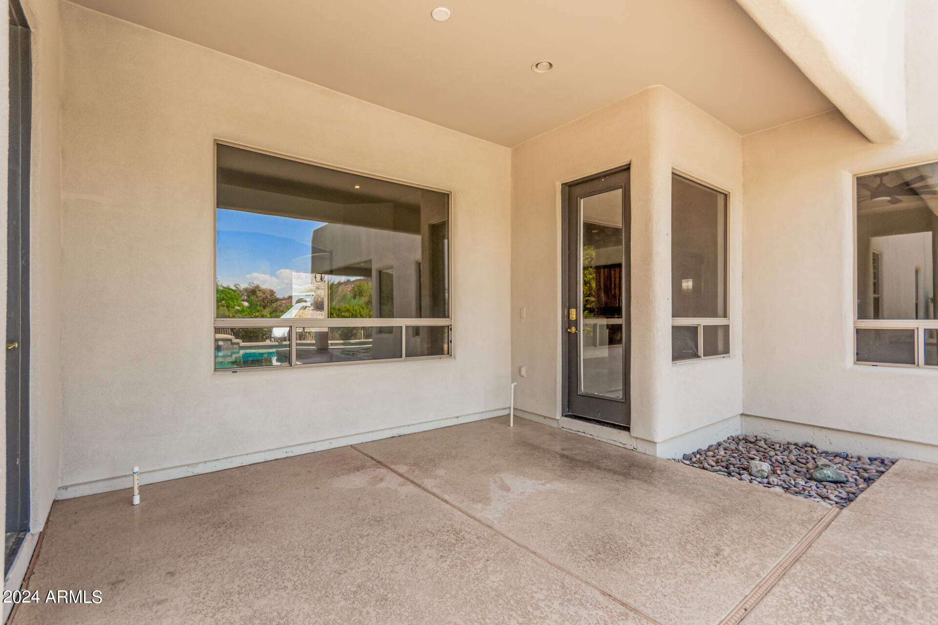 6128 W ALAMEDA Road