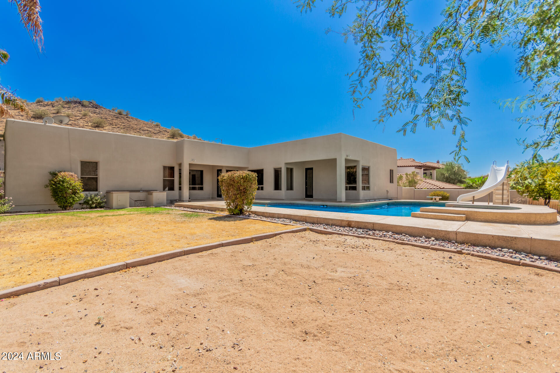 6128 W ALAMEDA Road