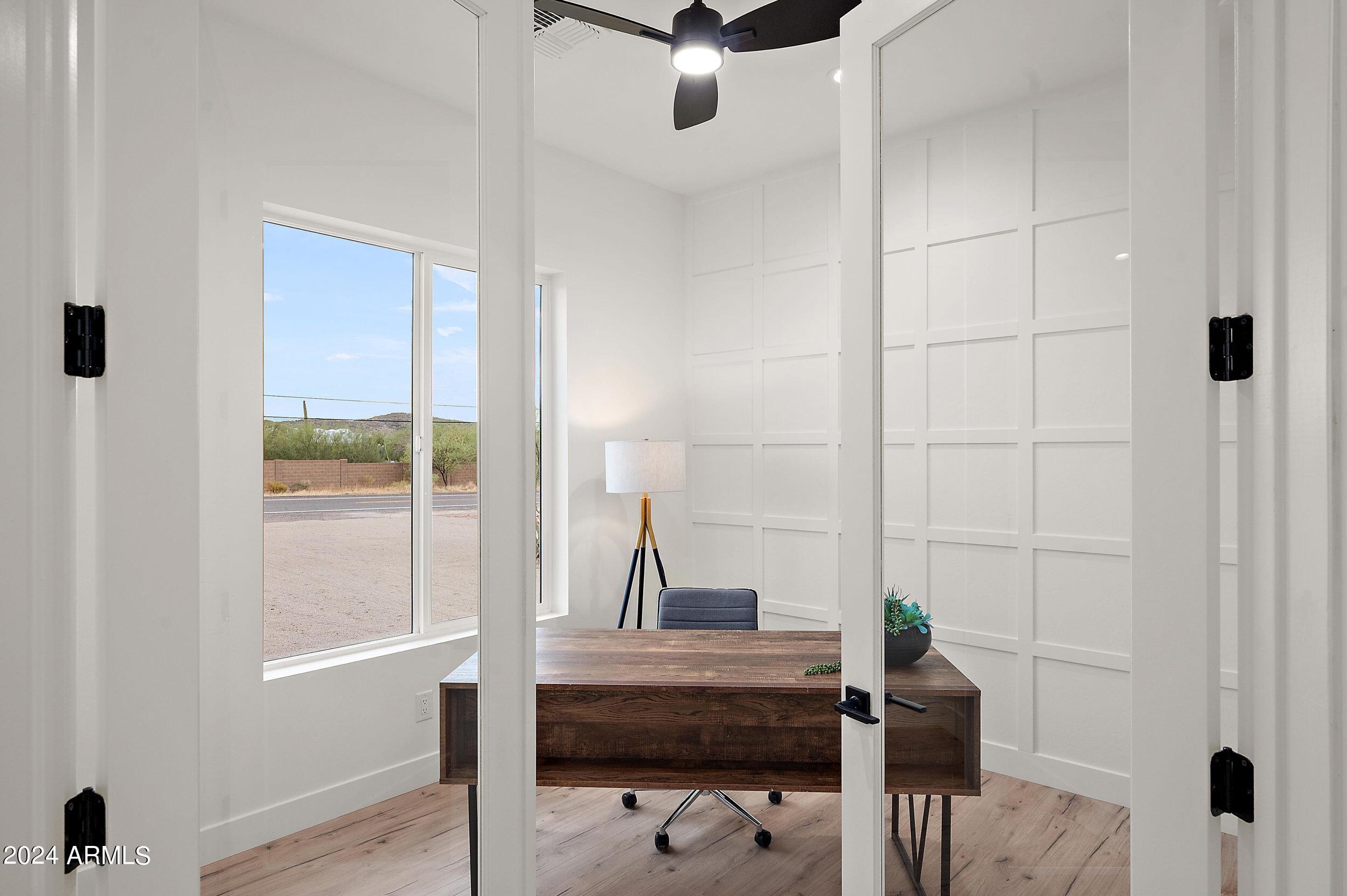 1642 E CIRCLE MOUNTAIN Road