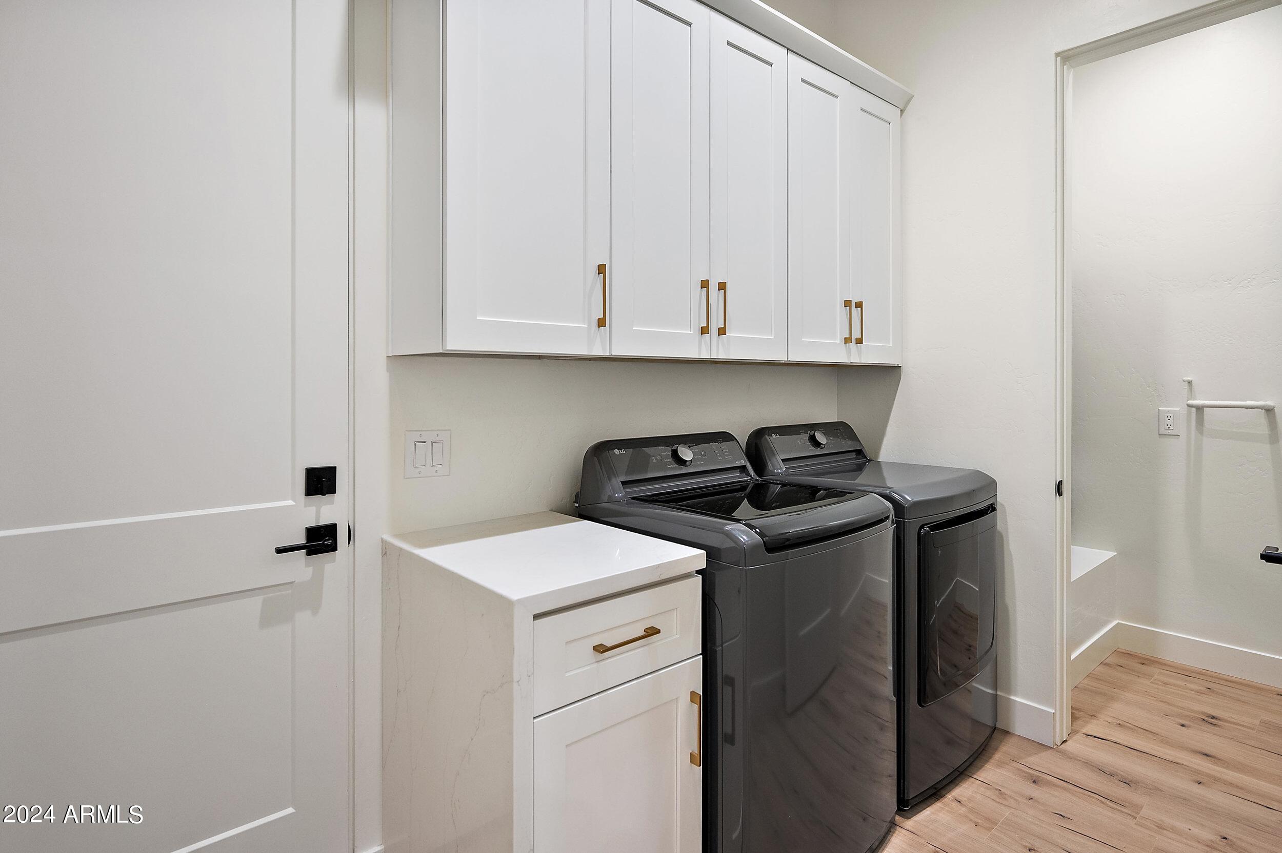 1642 E CIRCLE MOUNTAIN Road