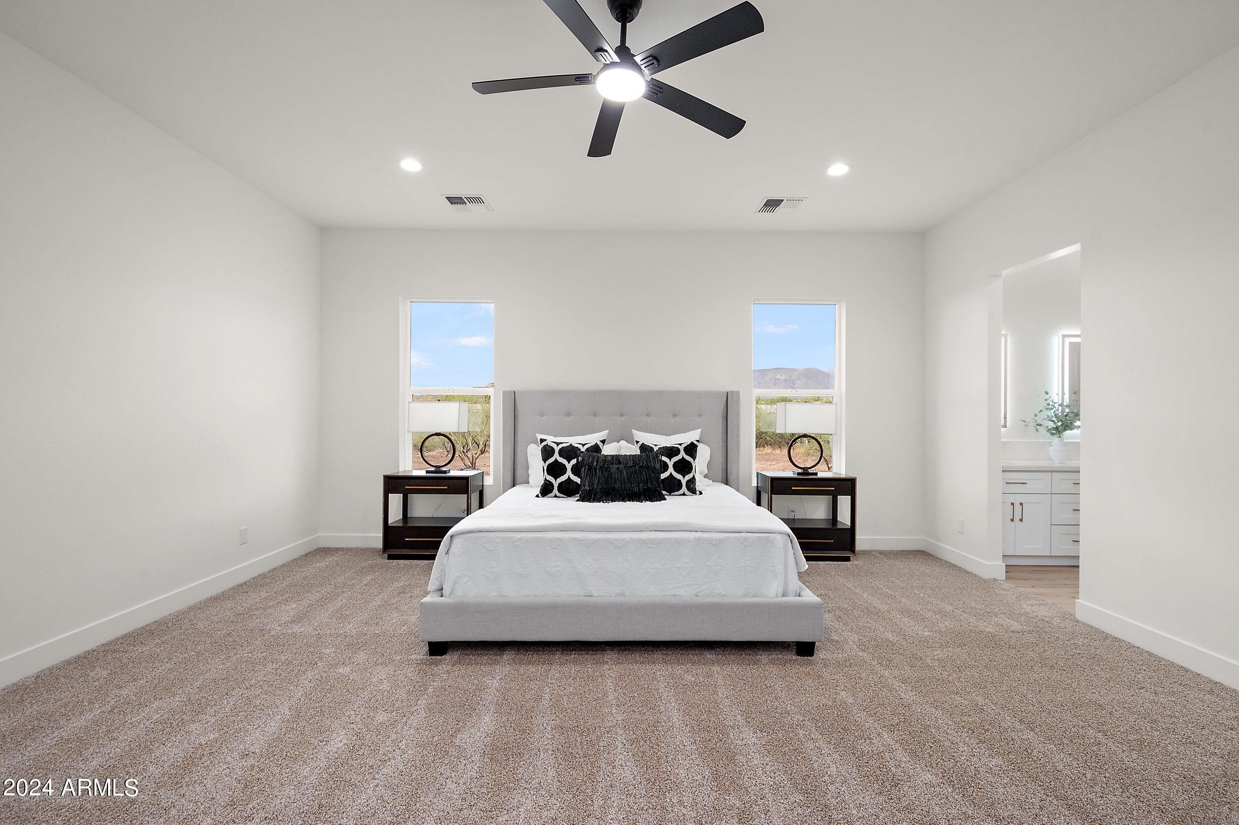 1642 E CIRCLE MOUNTAIN Road