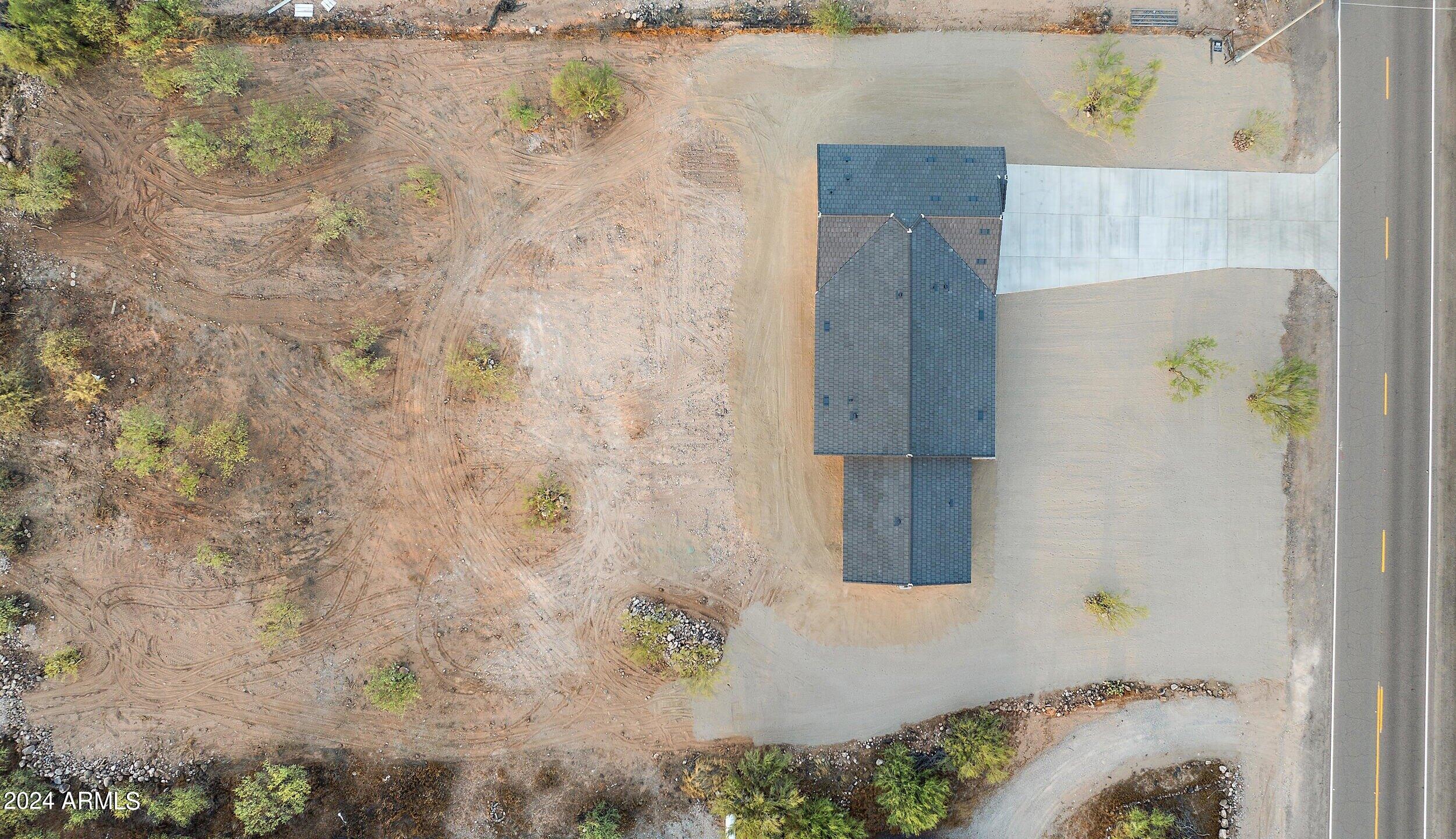 1642 E CIRCLE MOUNTAIN Road